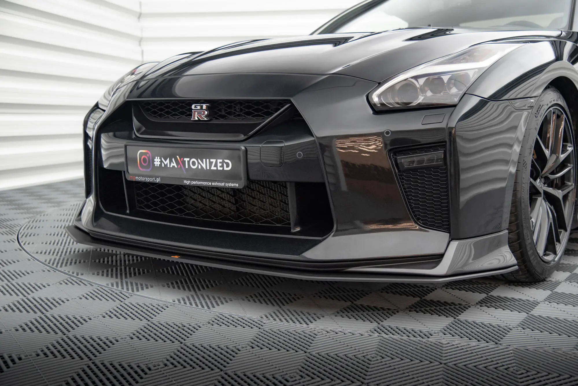 Frontspoiler Nissan GTR R35 facelift 2016 - 2022 | Street Pro Black Edition