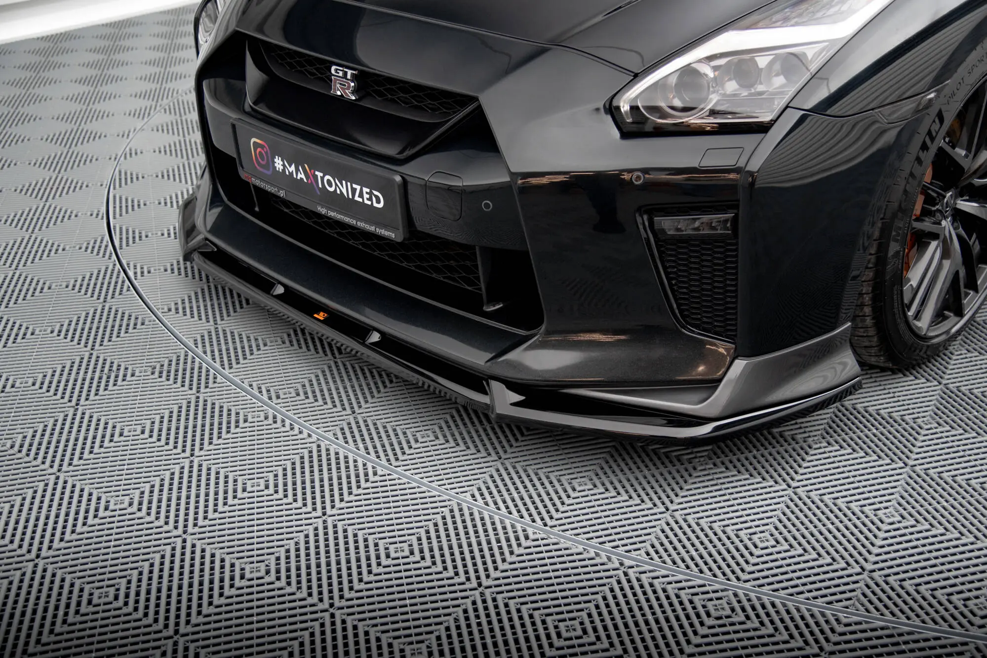 Frontspoiler Nissan GTR R35 facelift 2016 - 2022 | V.2 Glossy Black Edition – bilde 4