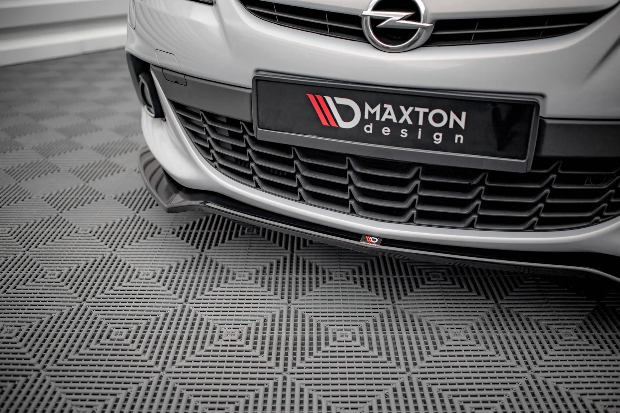 Frontspoiler Opel Astra J GTC OPC-Line 2011-2018 | V.2 Glossy Black Edition