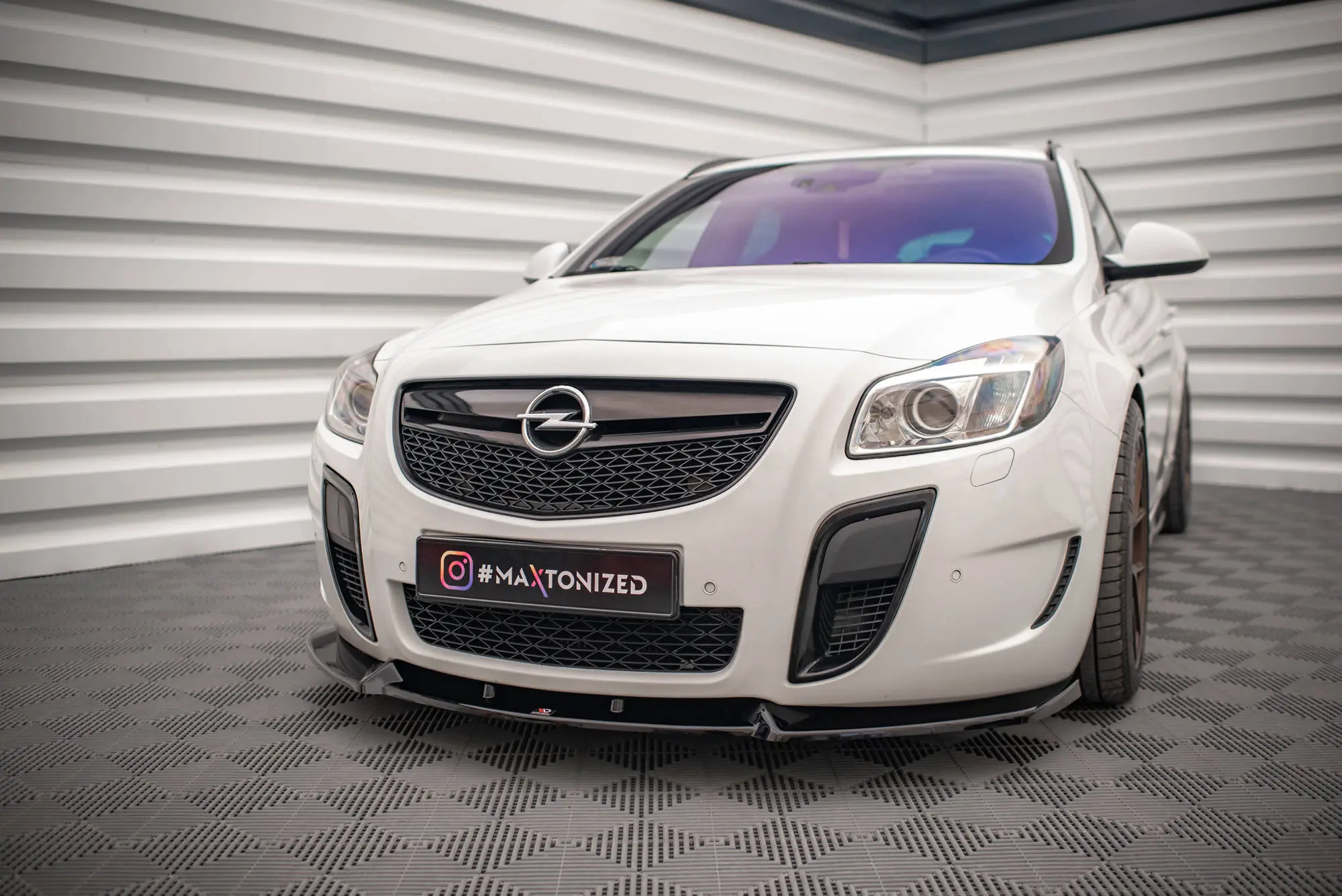 Frontspoiler Opel Insignia I OPC 2009-2013 | V.2 Glossy Black Edition – bilde 4