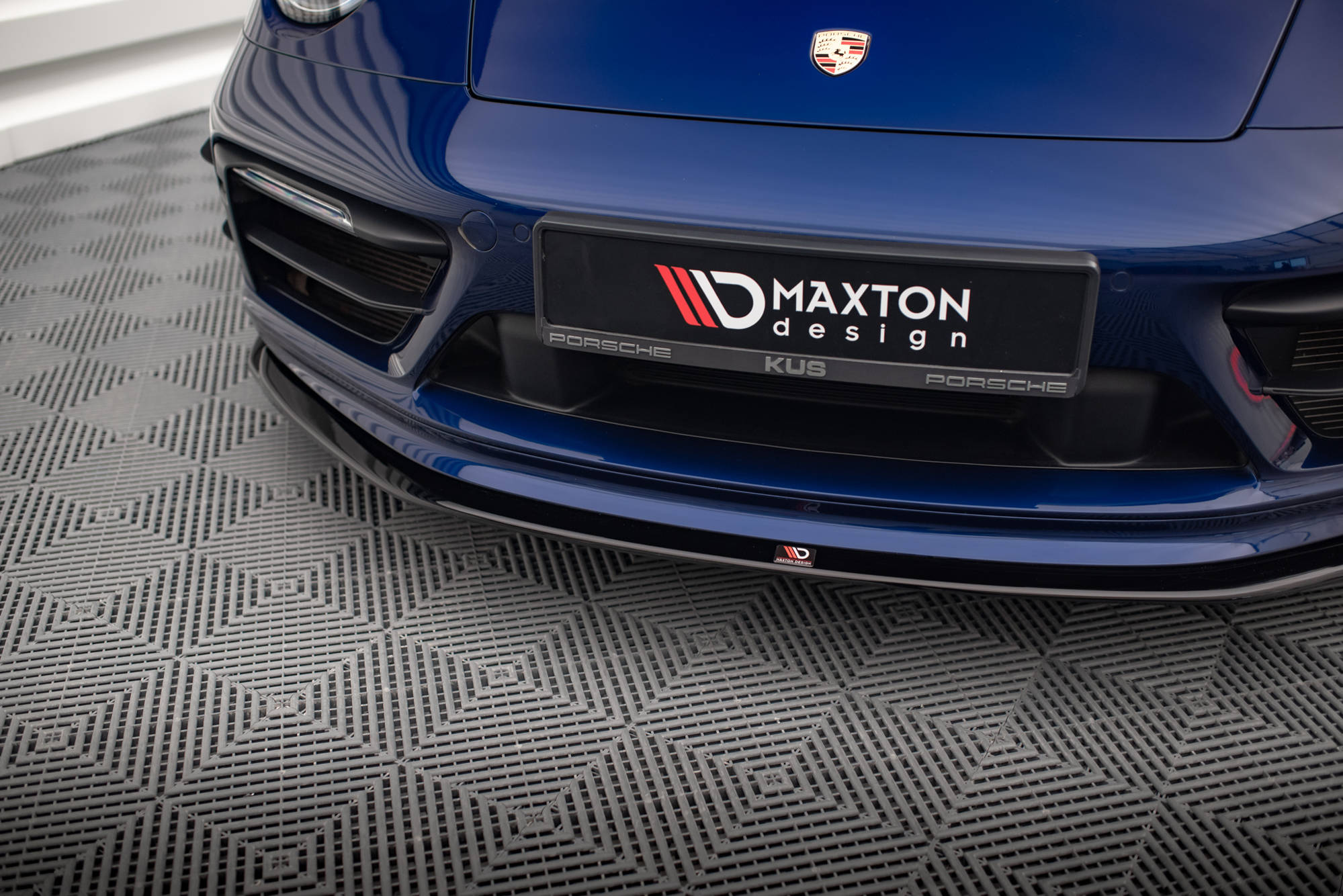 Frontspoiler Porsche 911 (992) Carrera Aero / Carrera S Aero 2019-> | V.1 Glossy Black Edition