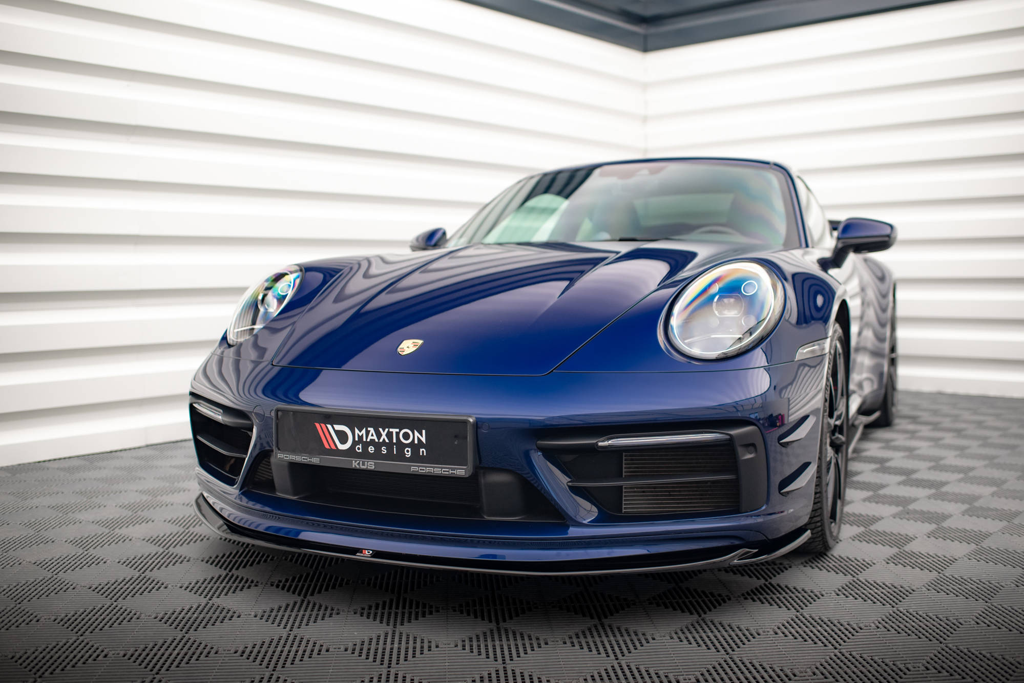 Frontspoiler Porsche 911 (992) Carrera Aero / Carrera S Aero 2019-> | V.1 Glossy Black Edition – bilde 4