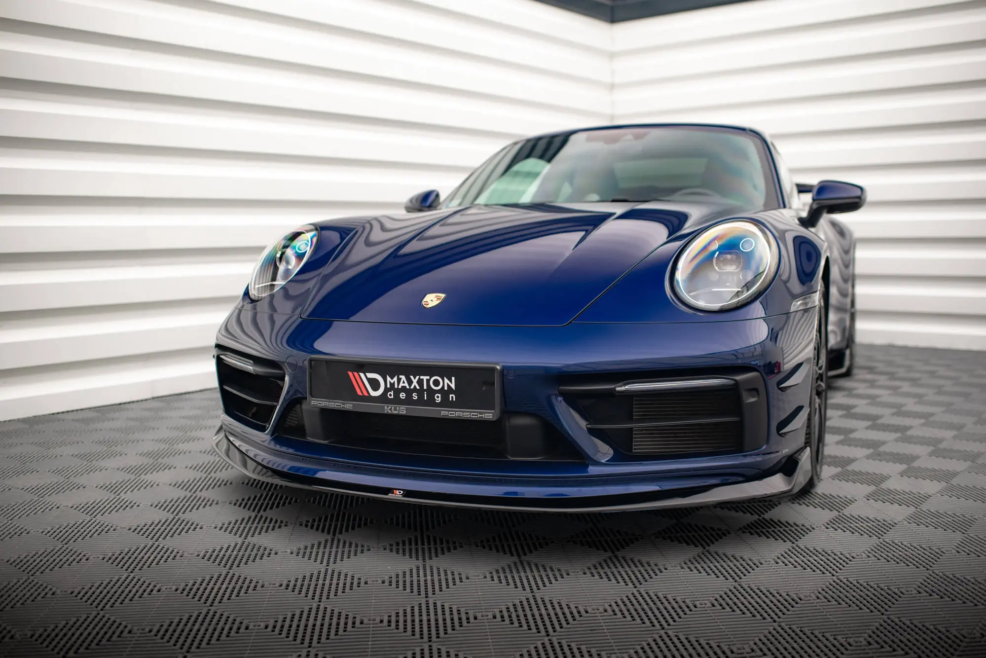 Frontspoiler Porsche 911 (992) Carrera Aero / Carrera S Aero 2019-> | V.2 Glossy Black Edition – bilde 4