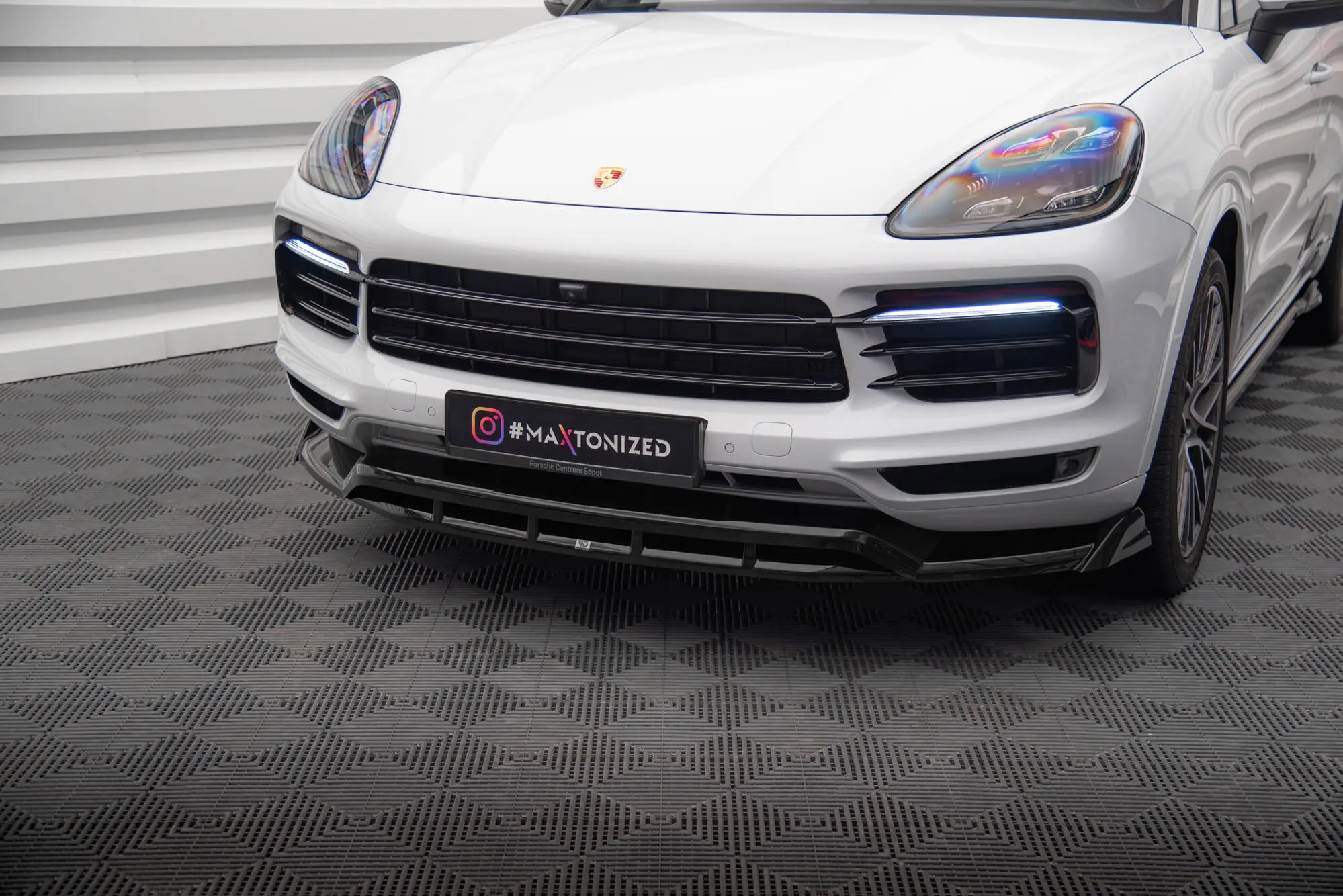 Frontspoiler Porsche Cayenne Coupe (9YB) 2019 - 2023 | Glossy Black Edition Image 1