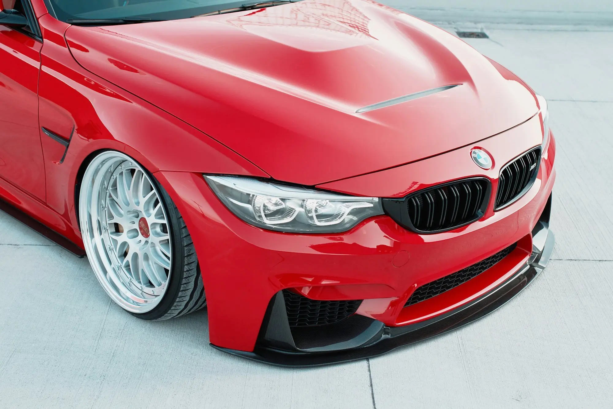 Frontspoiler + rammer for sideluftinntak BMW M3 (F80) 2014 -2018  | Glossy Black Edition – bilde 2