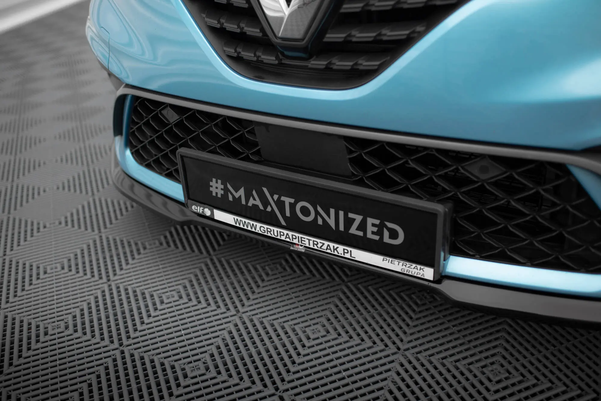 Frontspoiler Renault Clio mk5 R.S. Line 2019 - 2023 | V.1 Glossy Black Edition