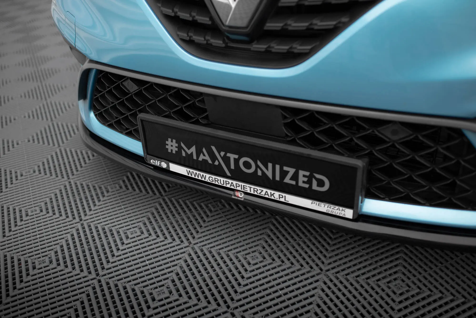 Frontspoiler Renault Clio mk5 R.S. Line 2019 - 2023 | V.2 Glossy Black Edition