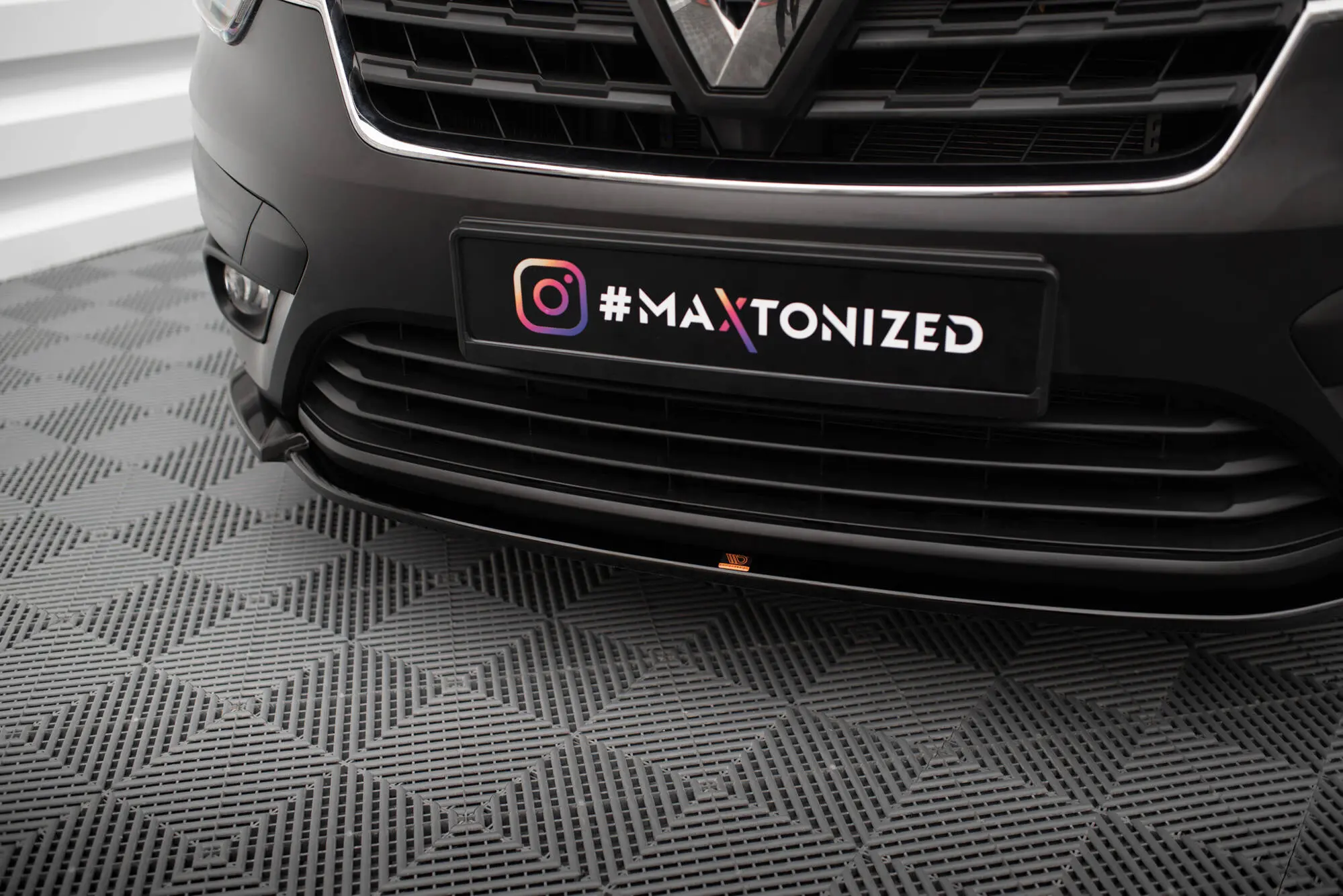 Frontspoiler Renault Express mk2 2020 - > | Glossy Black Edition