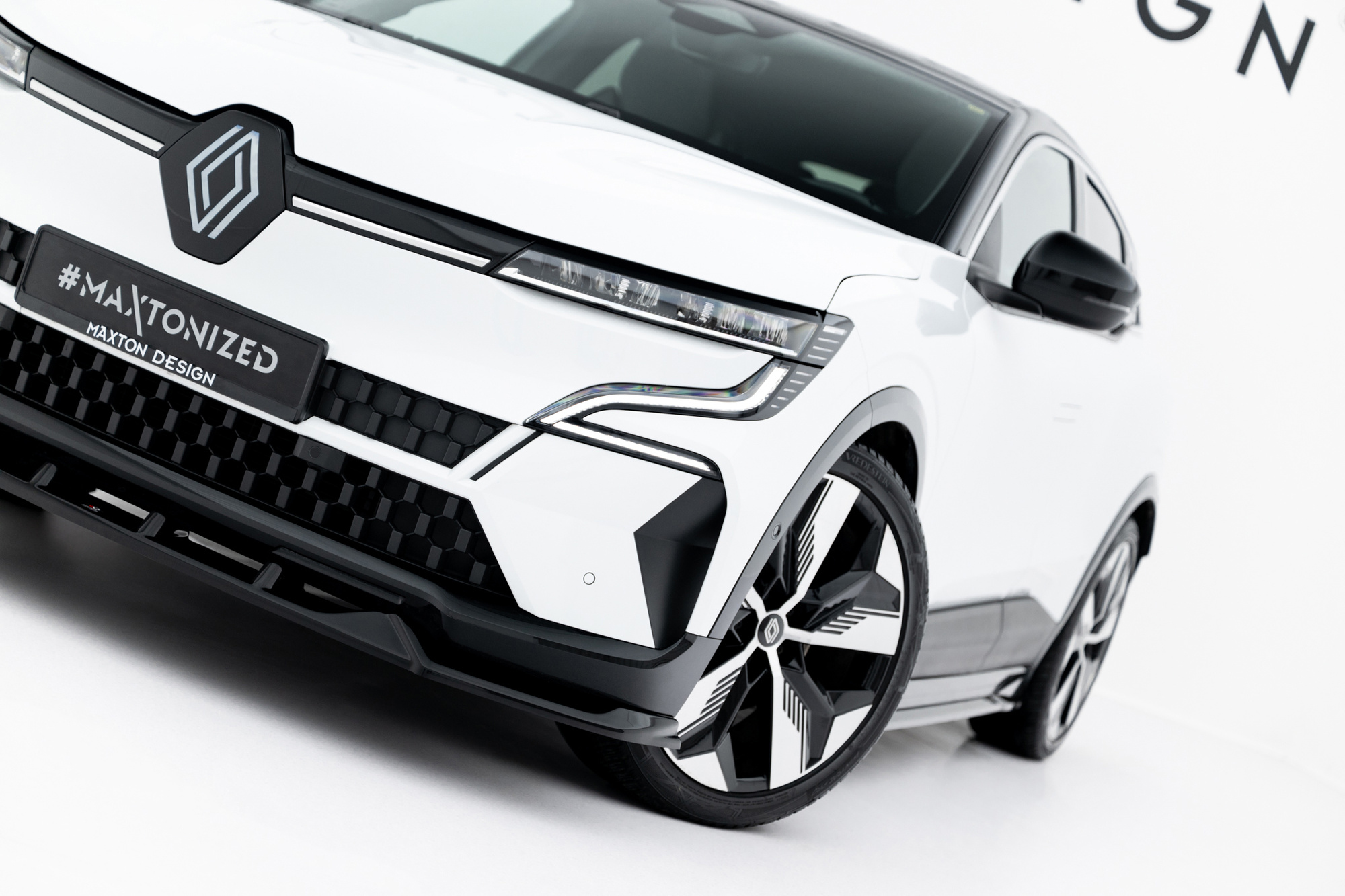 Frontspoiler Renault Megane E-Tech Electric I 2022 -> | Sport Glossy Black Edition – bilde 4