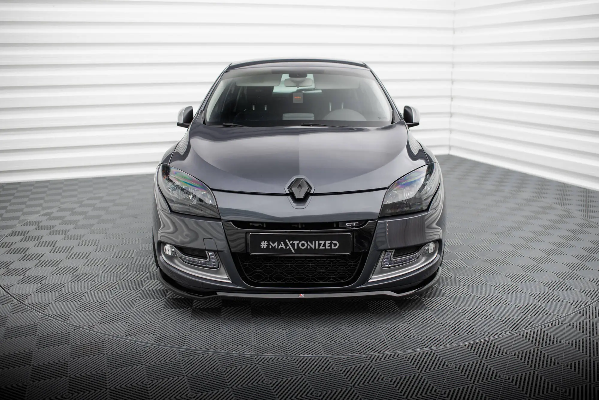Frontspoiler Renault Megane GT mk3 facelift 2012 - 2013 | V.1 Glossy Black Edition – bilde 3