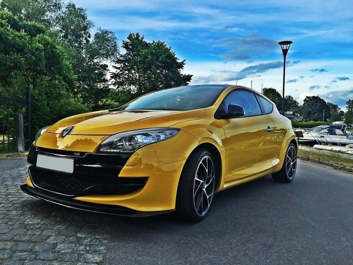 Frontspoiler Renault Megane III RS 2010-2015 | V.2 Glossy Black Edition – bilde 3