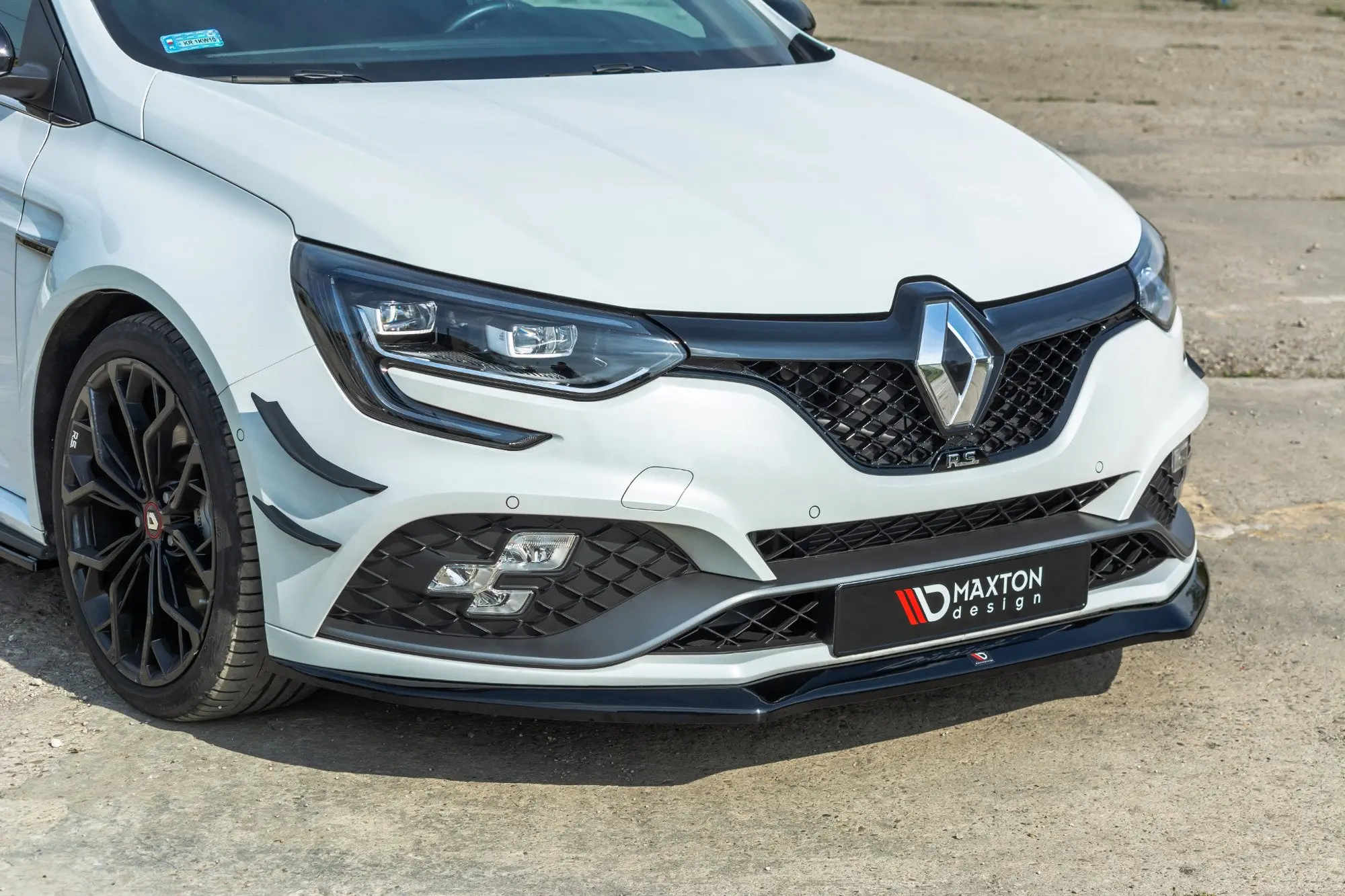 Frontspoiler Renault Megane IV RS 2018-> | V.2 Glossy Black Edition – bilde 4