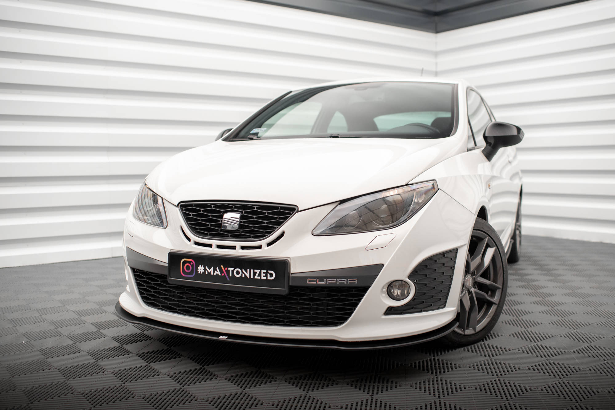 Frontspoiler Seat Ibiza Cupra Sport IV 2008 - 2012 | Sport Glossy Black Edition