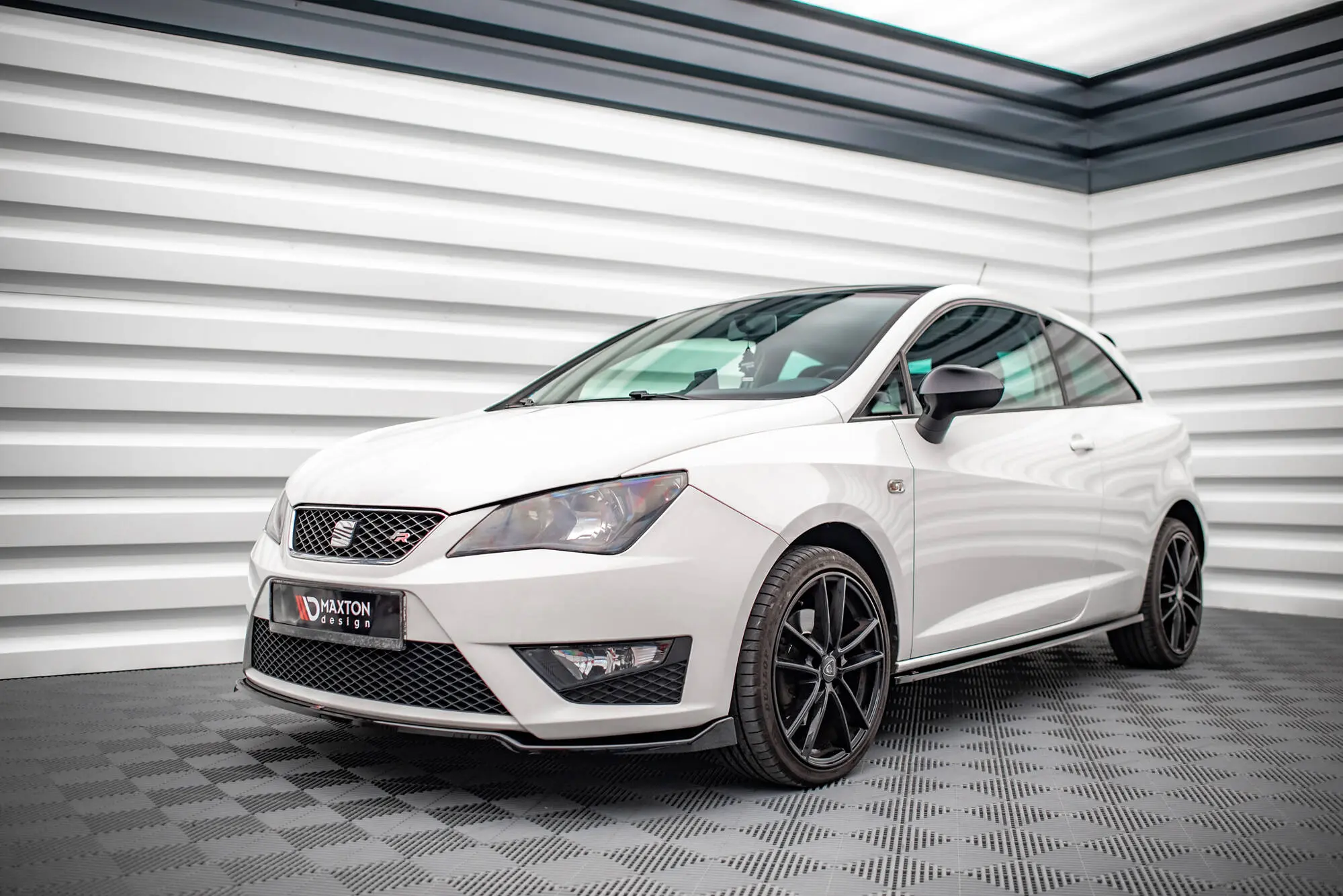 Frontspoiler Seat Ibiza SC FR Mk4 facelift 2012 - 2017 | V.1 Glossy Black Edition