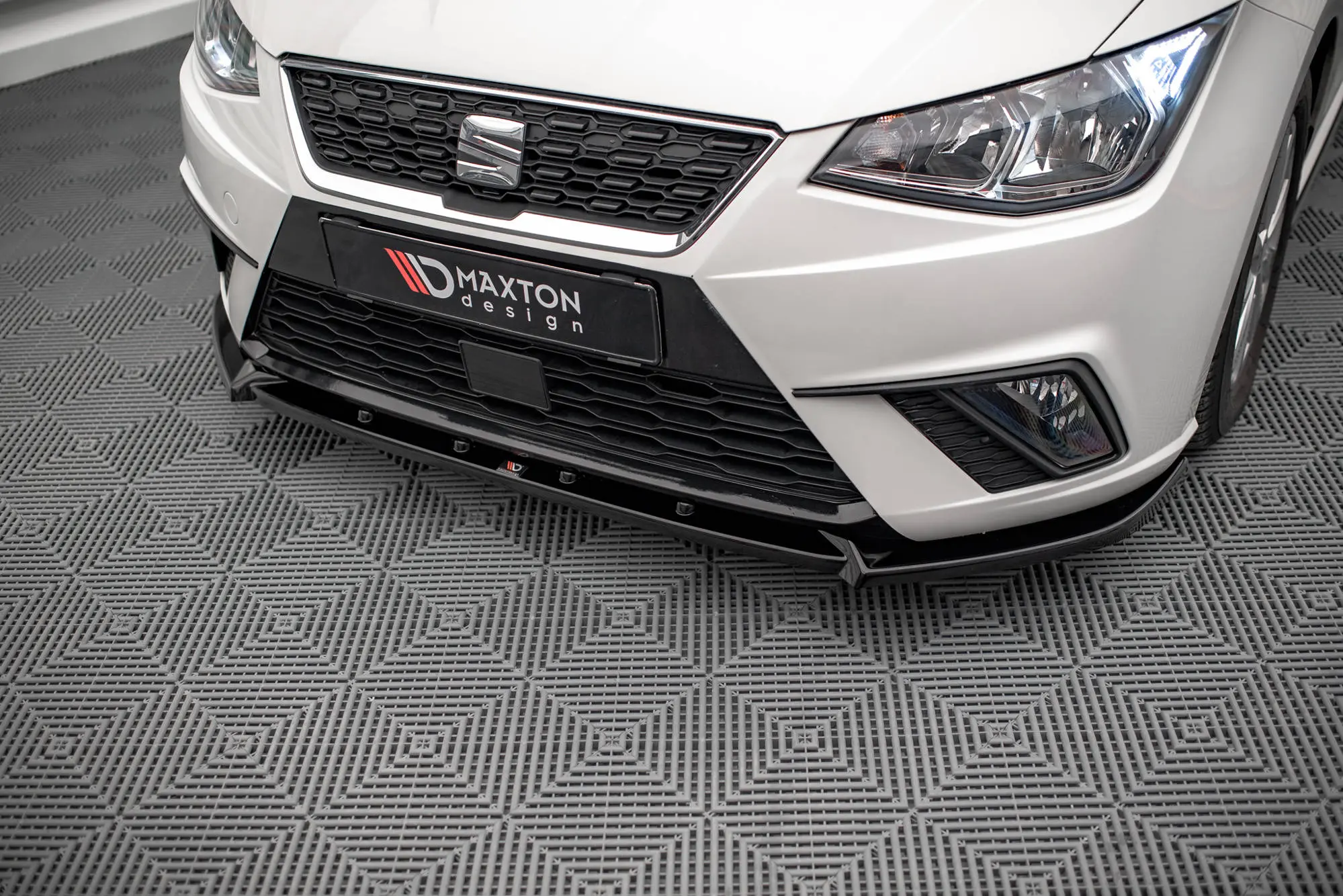Frontspoiler Seat Ibiza V FR / Ibiza V Standard 2017-2021 | V.1 Glossy Black Edition