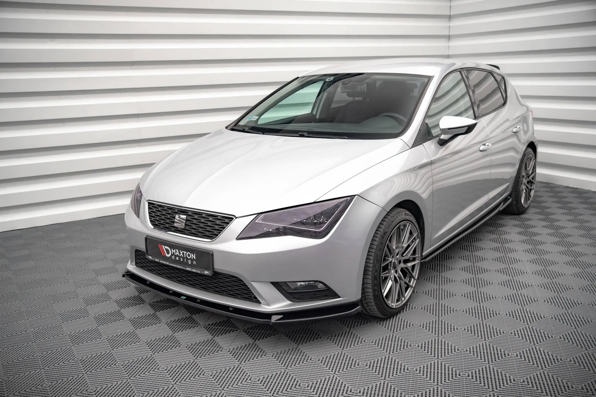 Frontspoiler Seat Leon III 2012-2016 | V.1 Glossy Black Edition – bilde 3