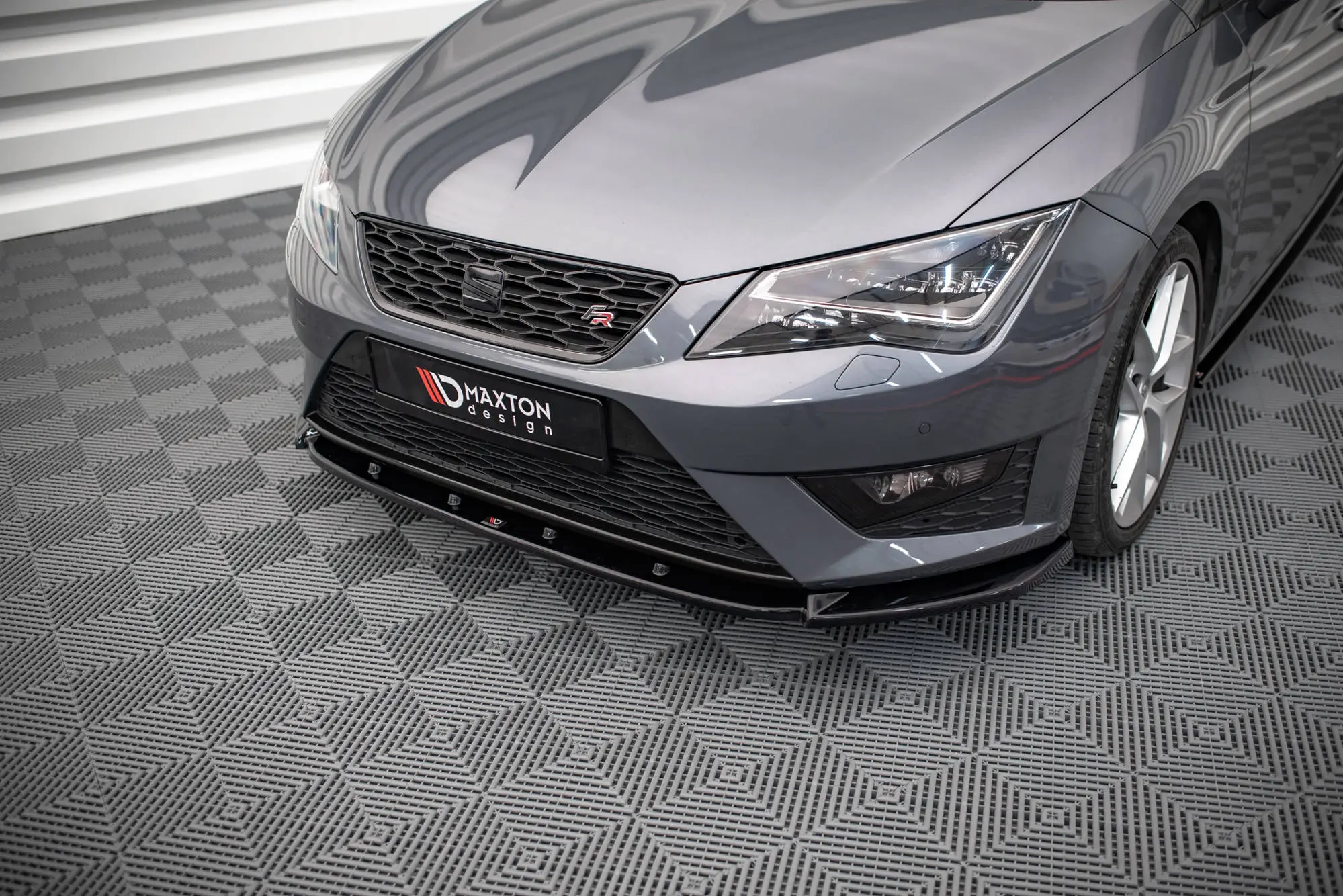 Frontspoiler Seat Leon III FR / Leon Cupra 2012-2016 | V.1 Glossy Black Edition
