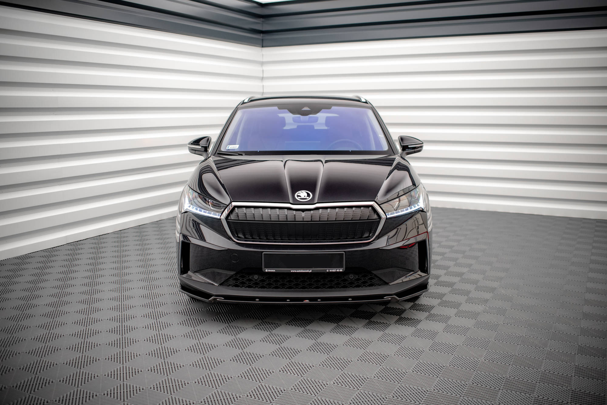 Frontspoiler Škoda Enyaq iV 2020 -> | V.2 Glossy Black Edition – bilde 3