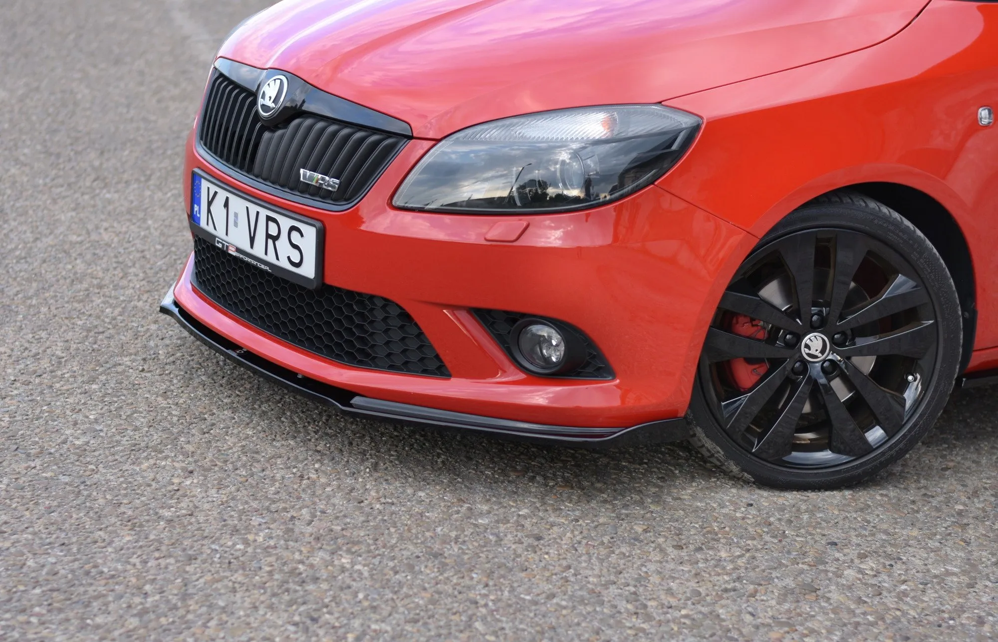 Frontspoiler Skoda Fabia RS mk2 2010-2014 | Glossy Black Edition – bilde 3