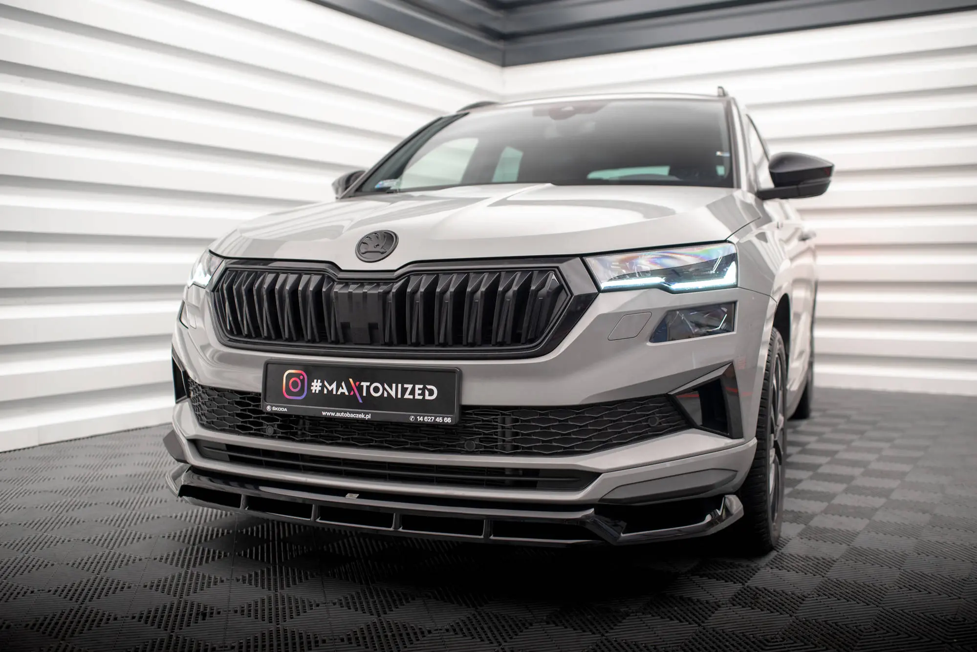 Frontspoiler Skoda Karoq I Sportline Facelift 2021-> | Glossy Black Edition – bilde 2