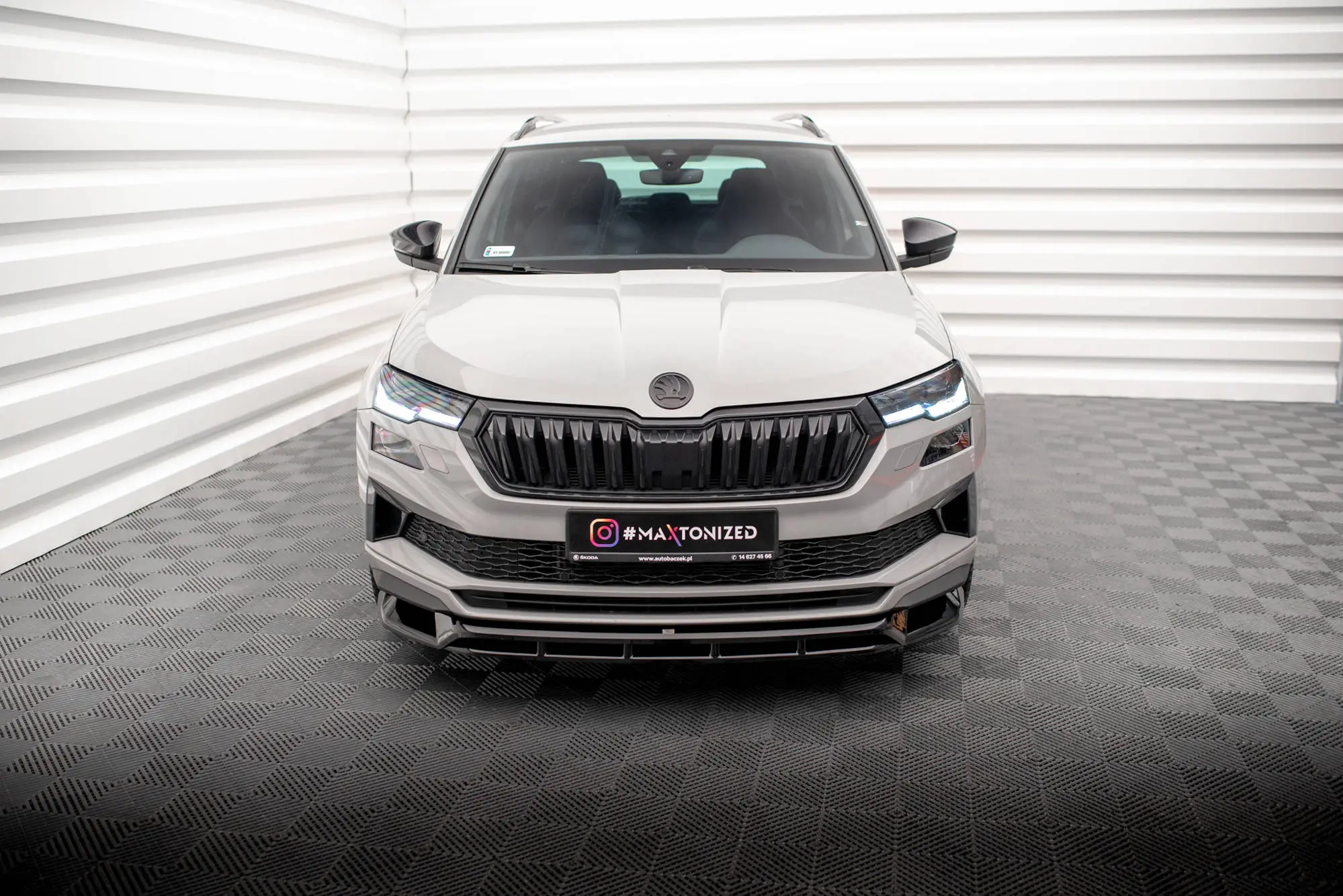 Frontspoiler Skoda Karoq I Sportline Facelift 2021-> | Glossy Black Edition – bilde 4