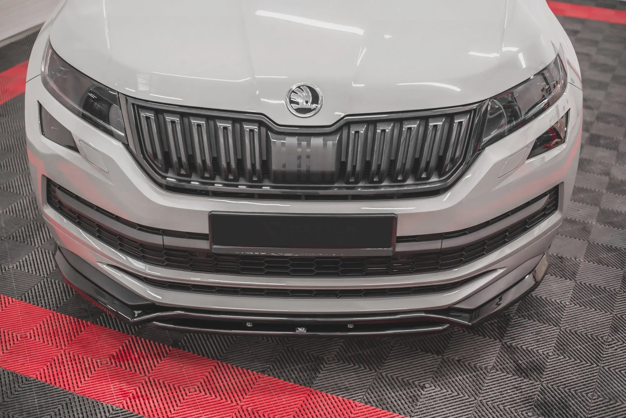 Frontspoiler Skoda Kodiaq I Sportline 2016 - 2024  /  Skoda Kodiaq I RS 2019 - 2024 | Glossy Black Edition – bilde 5