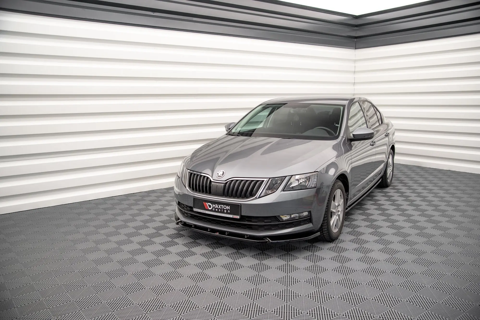 Frontspoiler Skoda Octavia III Facelift 2016-2020 | V.1 Glossy Black Edition – bilde 3