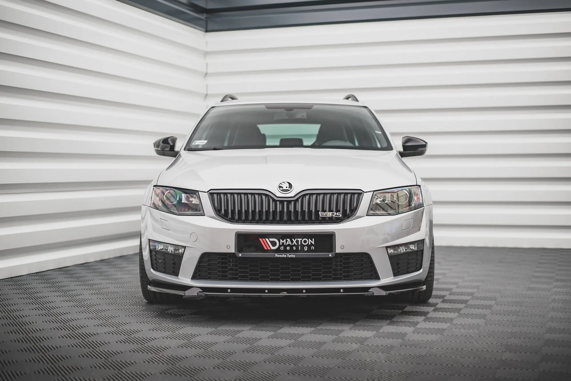 Frontspoiler Skoda Octavia III RS 2013-2016 | V.3 Glossy Black Edition – bilde 4