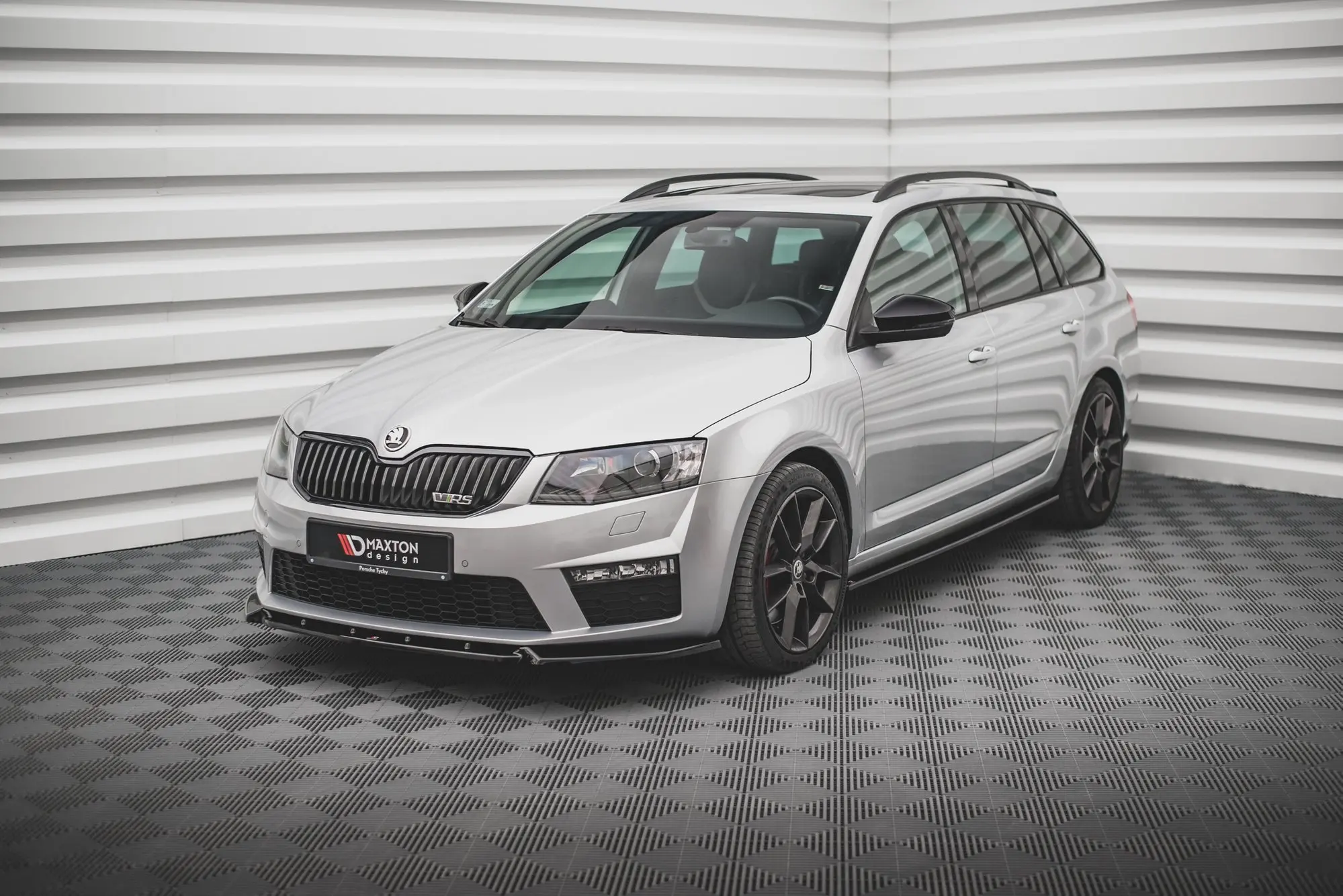 Frontspoiler Skoda Octavia III RS 2013-2016 | V.3 Glossy Black Edition – bilde 5