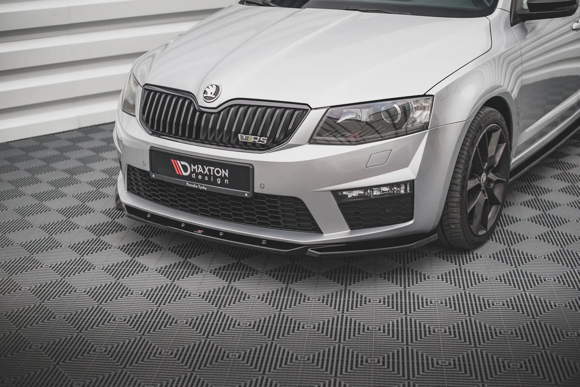 Frontspoiler Skoda Octavia III RS 2013-2016 | V.4 Glossy Black Edition
