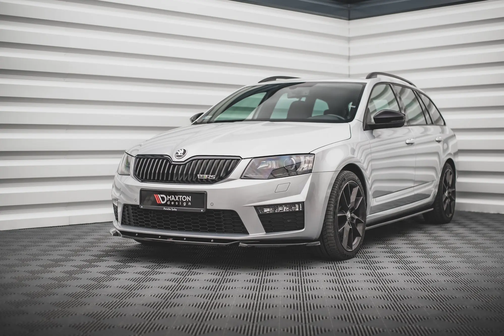 Frontspoiler Skoda Octavia III RS 2013-2016 | V.4 Glossy Black Edition – bilde 6