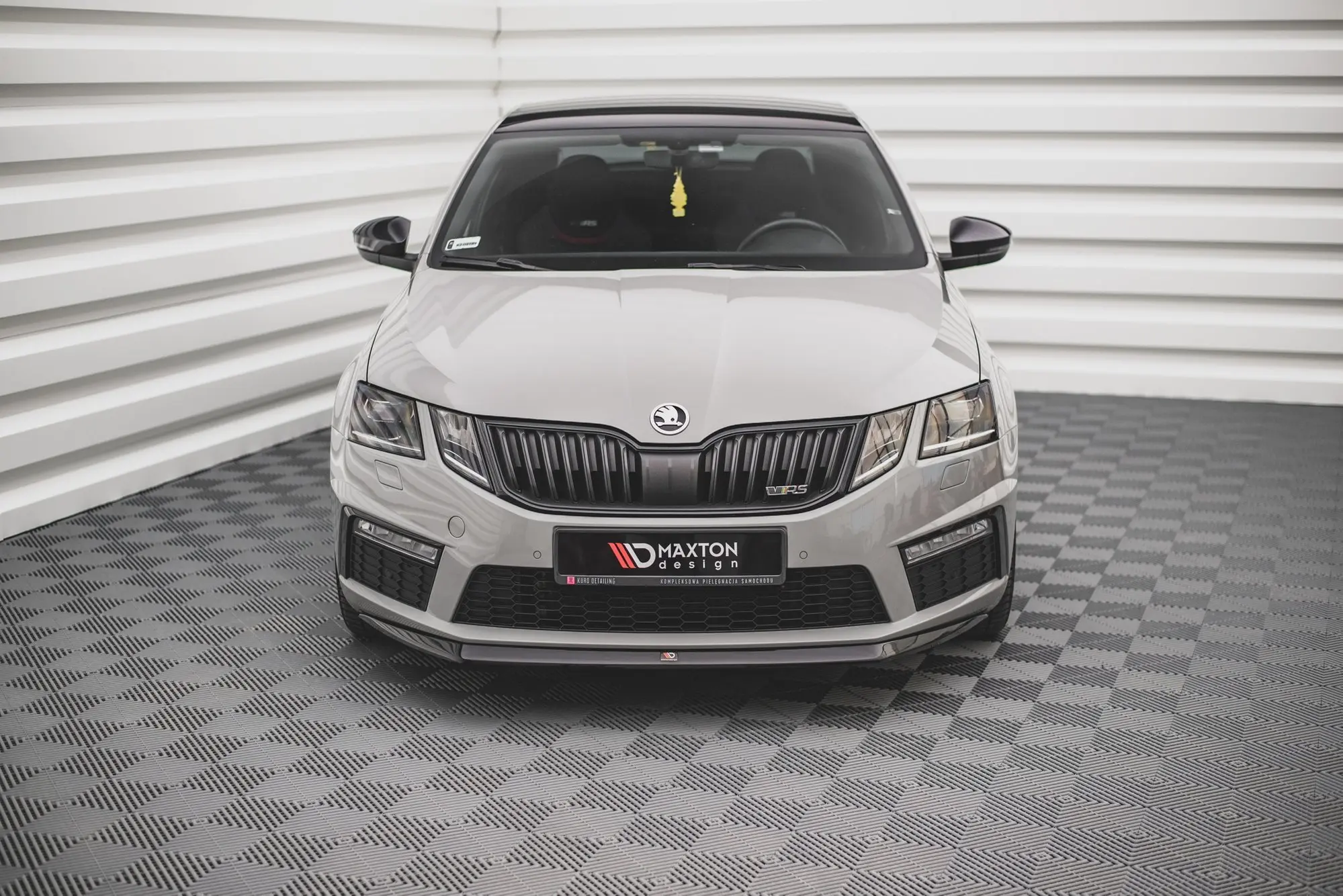 Frontspoiler Skoda Octavia III RS Facelift 2016-2019 | V.1 Glossy Black Edition – bilde 2
