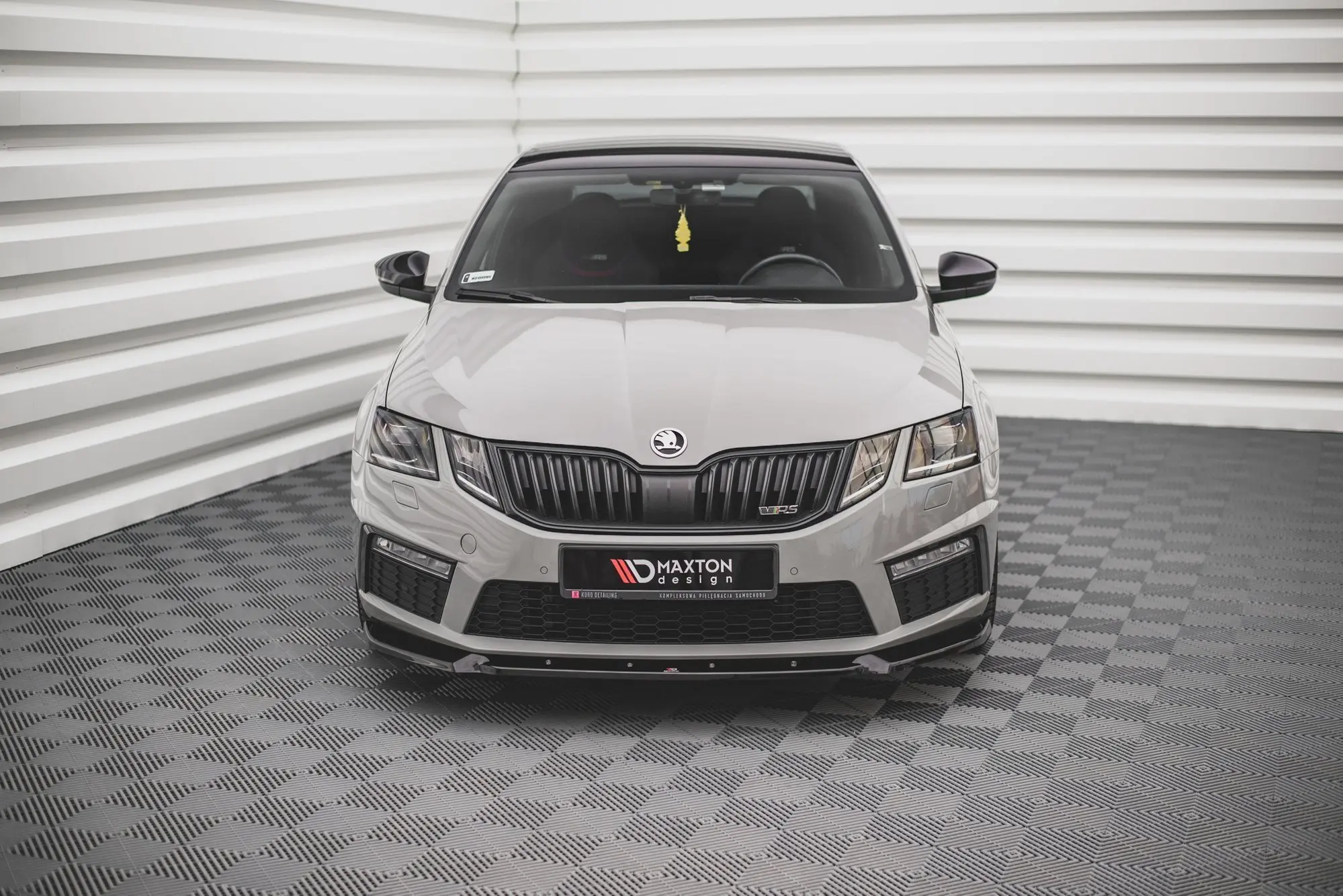 Frontspoiler Skoda Octavia III RS Facelift 2016-2019 | V.2 Glossy Black Edition – bilde 4