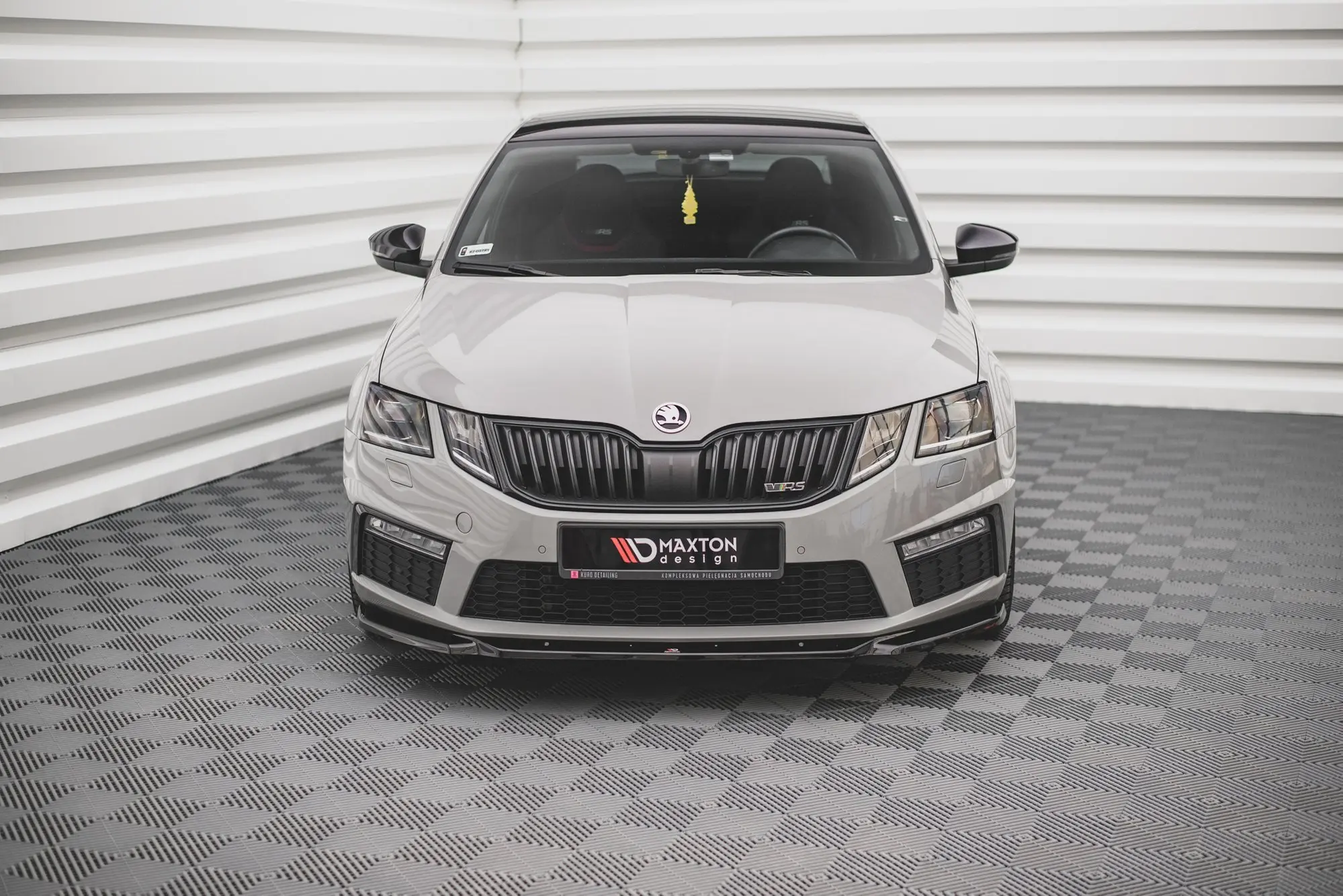 Frontspoiler Skoda Octavia III RS Facelift 2016-2019 | V.3 Glossy Black Edition – bilde 2