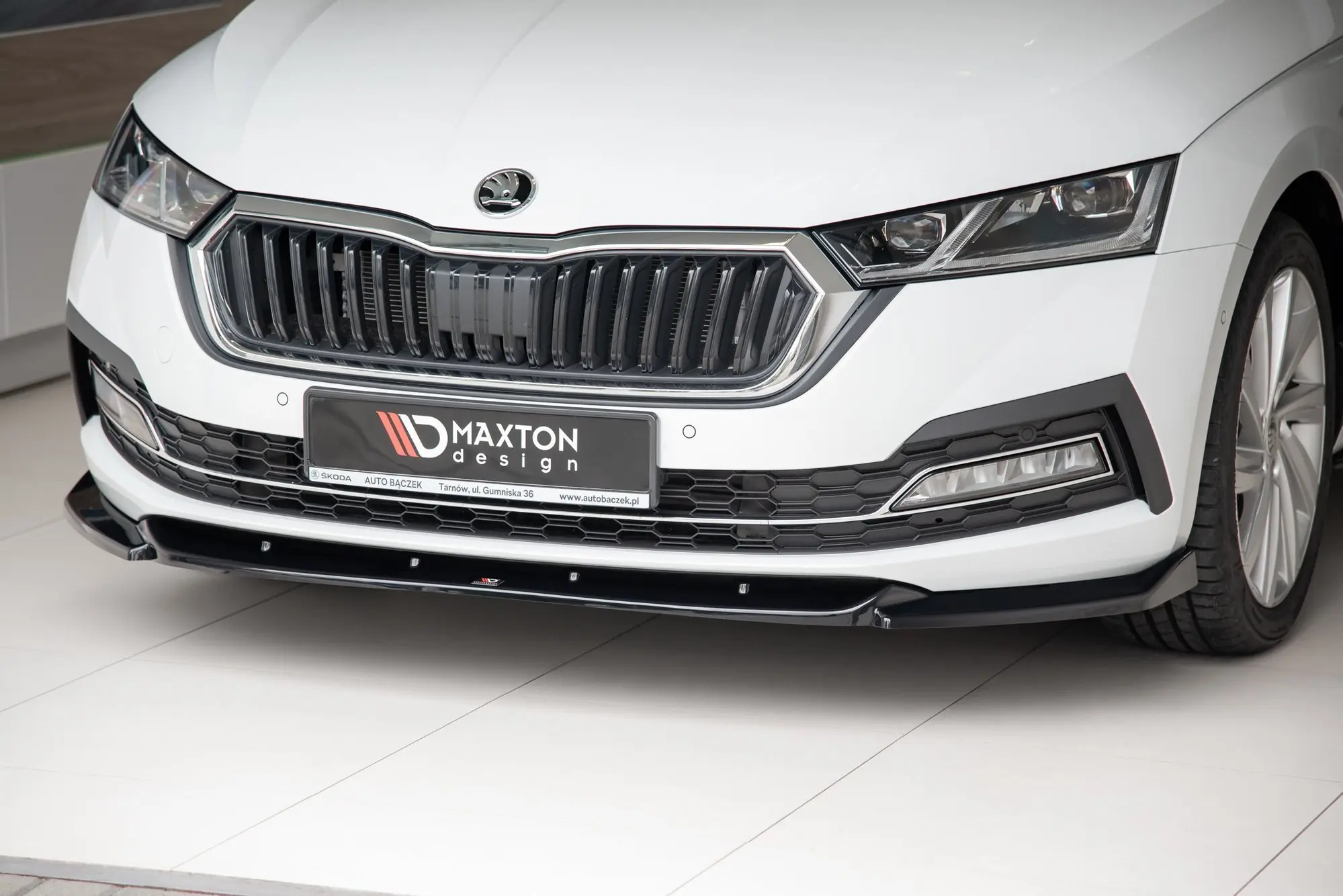 Frontspoiler Skoda Octavia IV 2019-> | V.1 Glossy Black Edition