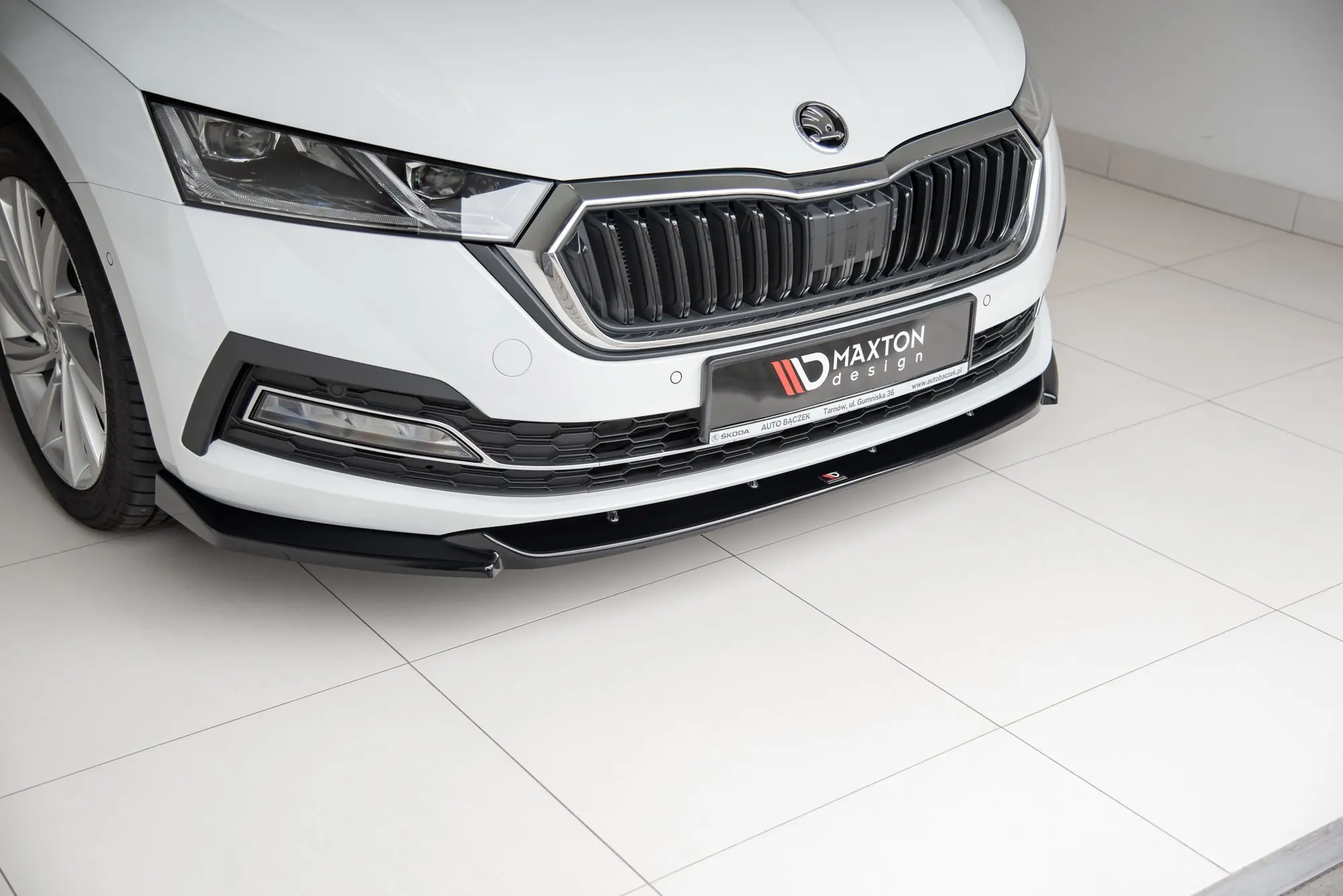 Frontspoiler Skoda Octavia IV 2019-> | V.1 Glossy Black Edition – bilde 4