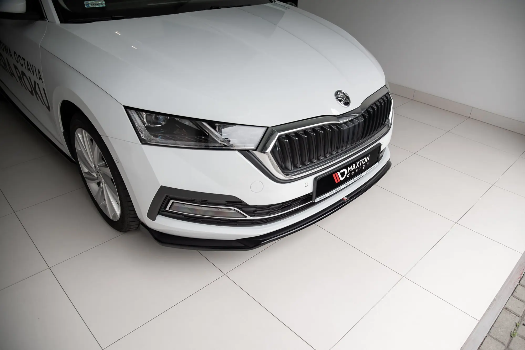 Frontspoiler Skoda Octavia IV 2019-> | V.2 Glossy Black Edition – bilde 2