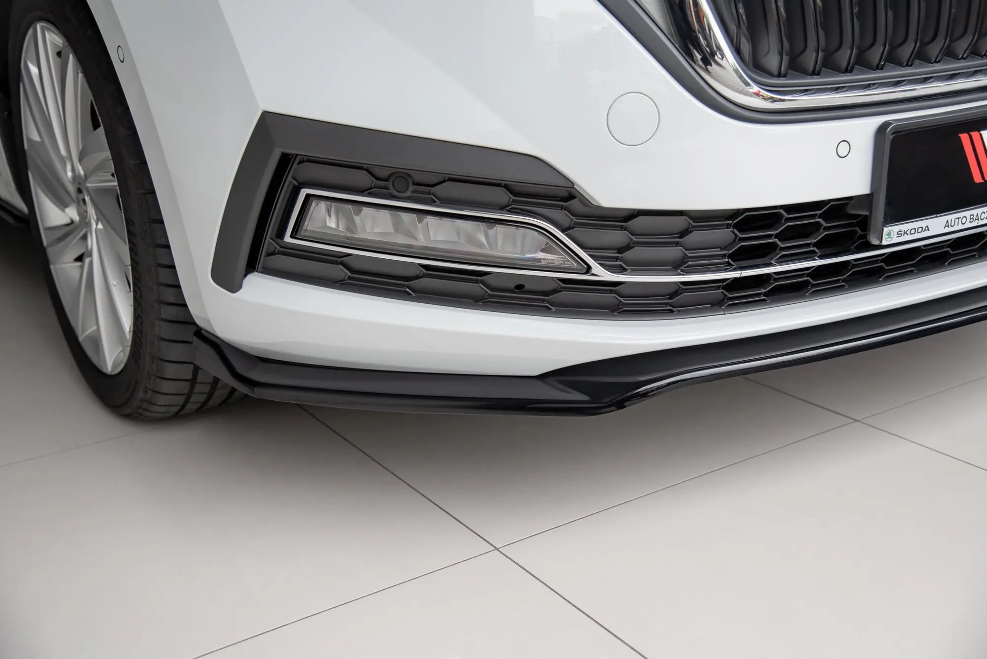 Frontspoiler Skoda Octavia IV 2019-> | V.2 Glossy Black Edition – bilde 3