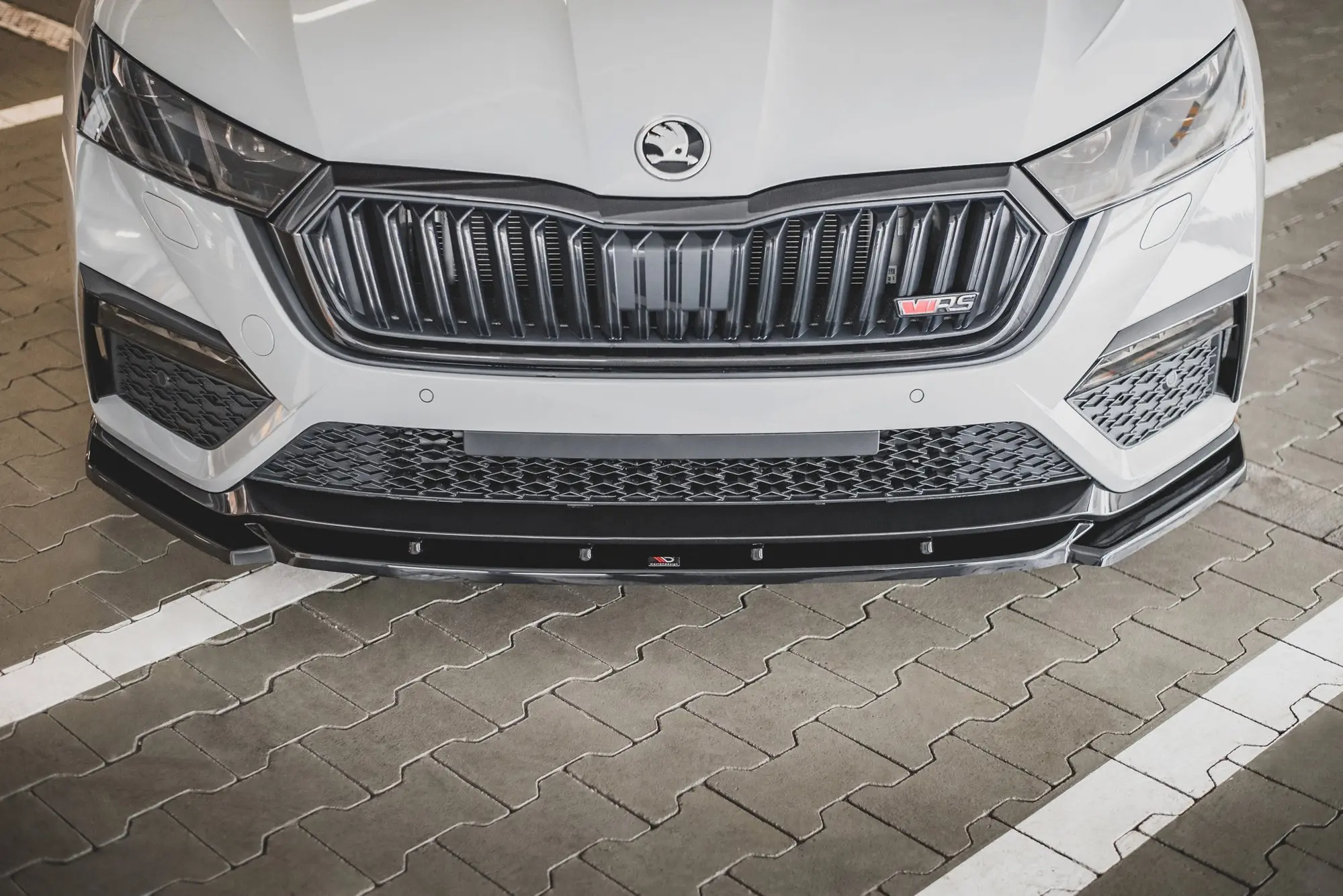 Frontspoiler Skoda Octavia IV RS 2020-> | V.3 Glossy Black Edition – bilde 2