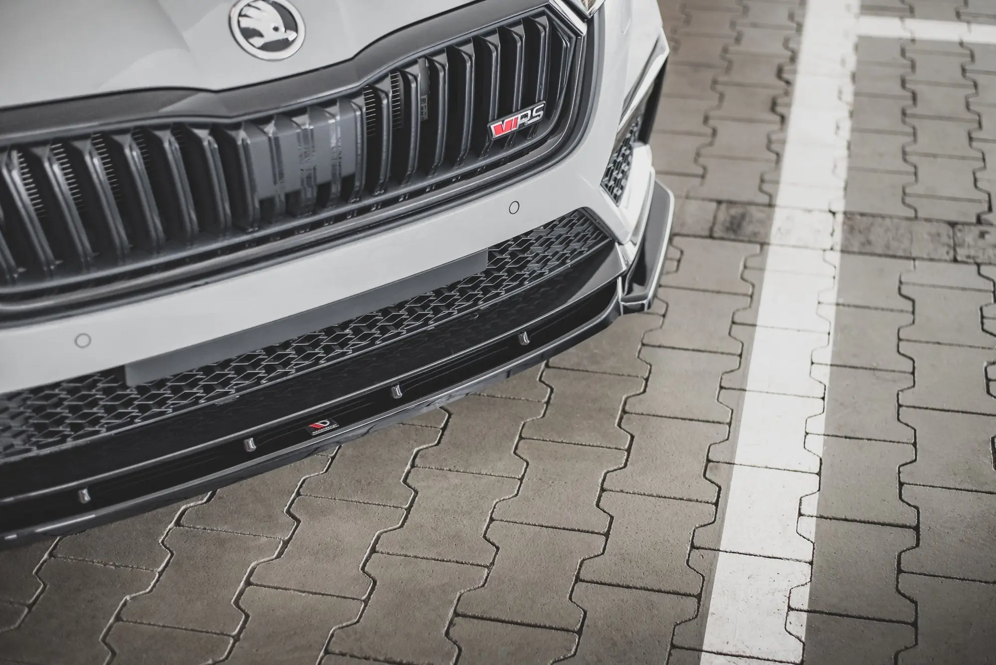 Frontspoiler Skoda Octavia IV RS 2020-> | V.3 Glossy Black Edition – bilde 4