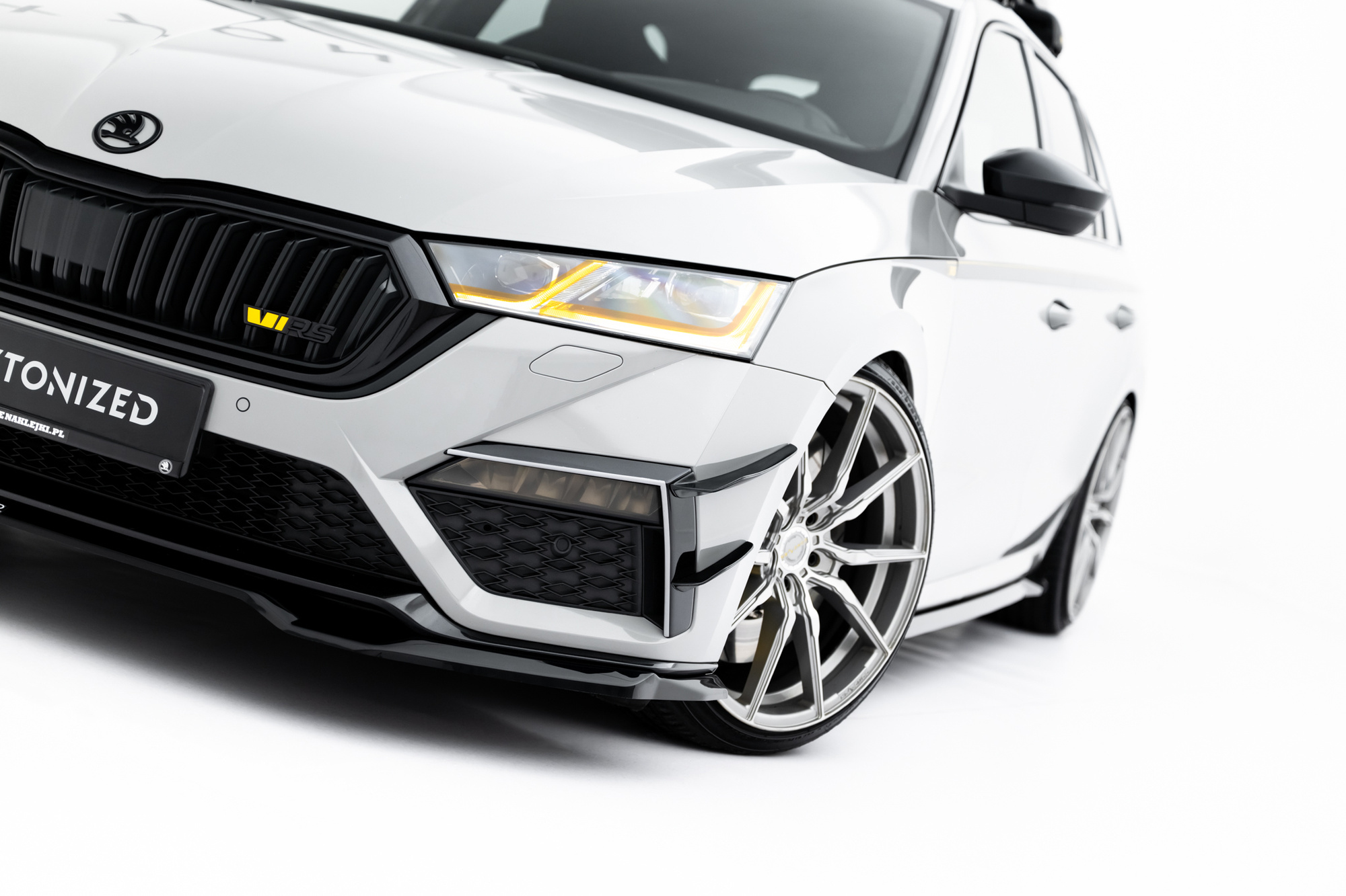 Frontspoiler Skoda Octavia RS IV 2020 - 2024 | Sport Glossy Black Edition V4 – bilde 5