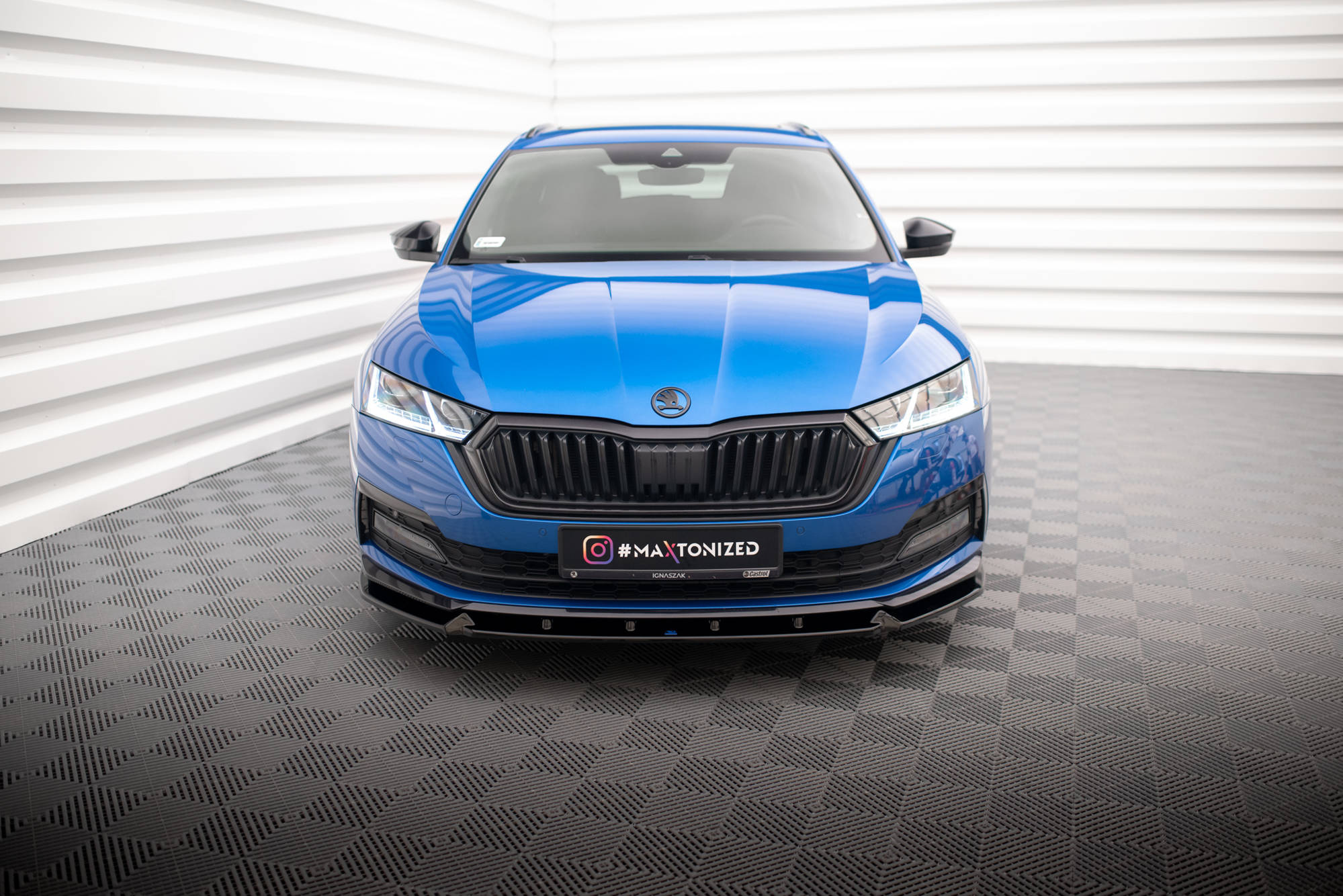 Frontspoiler Skoda Octavia Sportline IV 2019 - 2024 | Sport Glossy Black Edition V1 – bilde 2