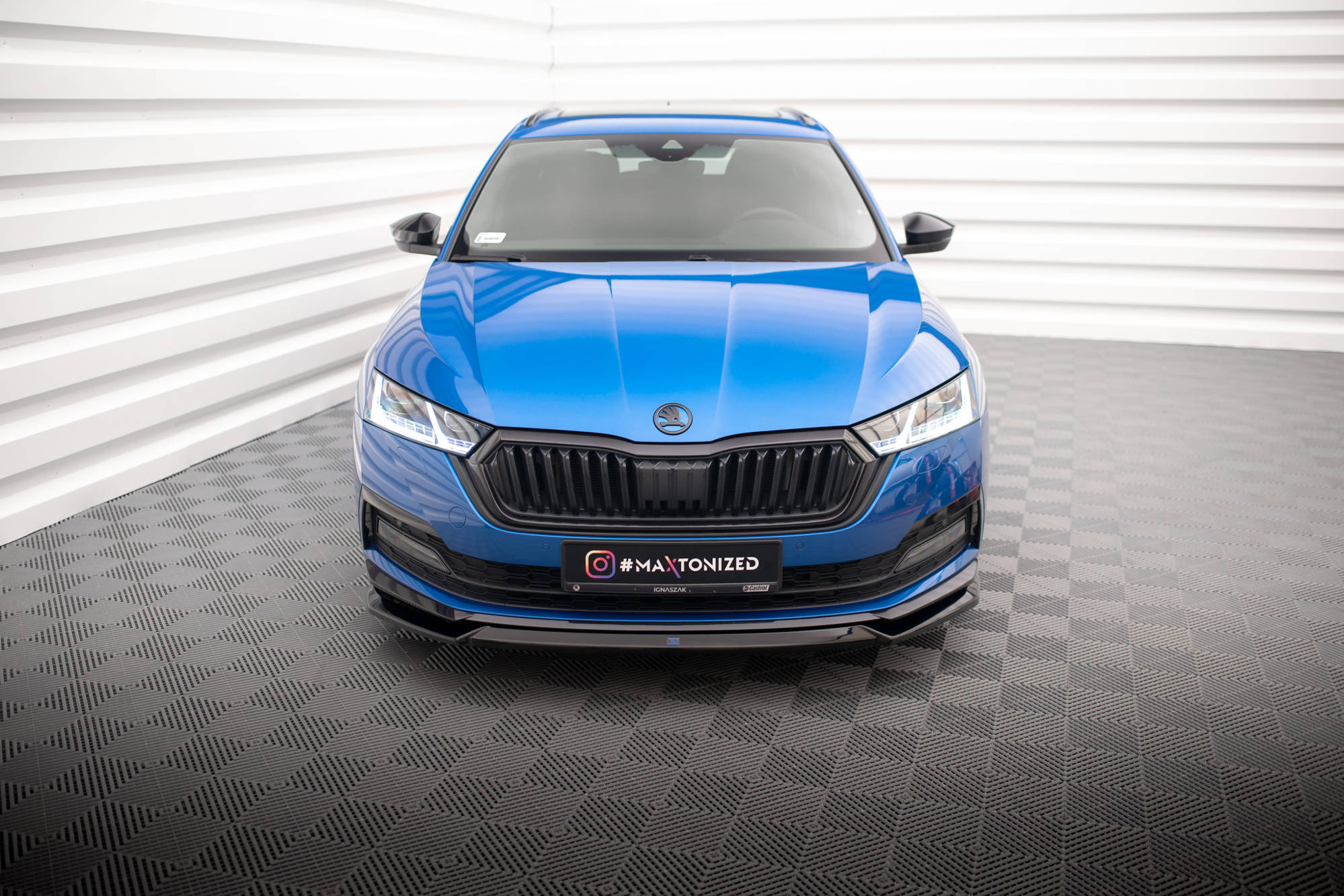 Frontspoiler Skoda Octavia Sportline IV 2019 - 2024 | Sport Glossy Black Edition V2 – bilde 2