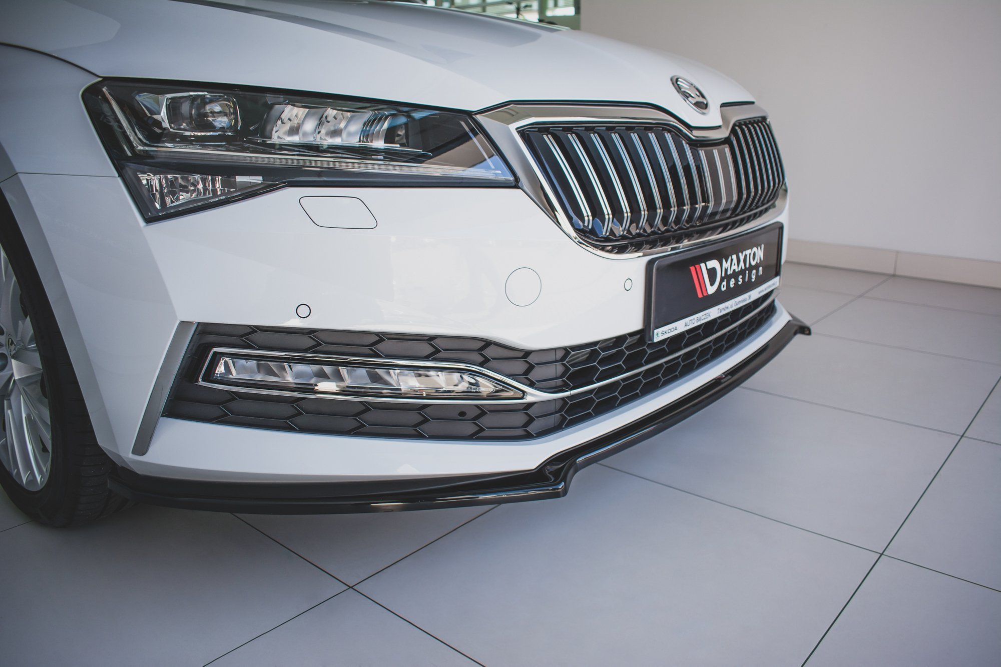 Frontspoiler Skoda Superb III Facelift 2019 - 2023 | V.1 Glossy Black Edition