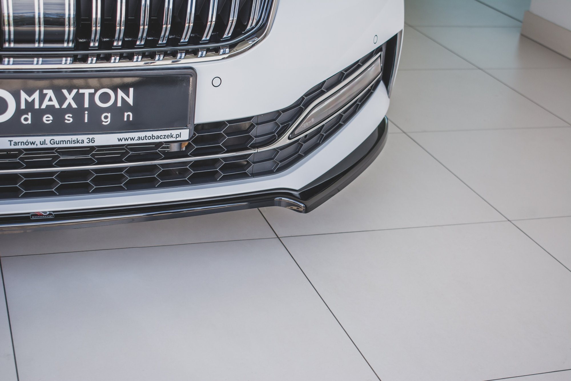 Frontspoiler Skoda Superb III Facelift 2019 - 2023 | V.1 Glossy Black Edition – bilde 2