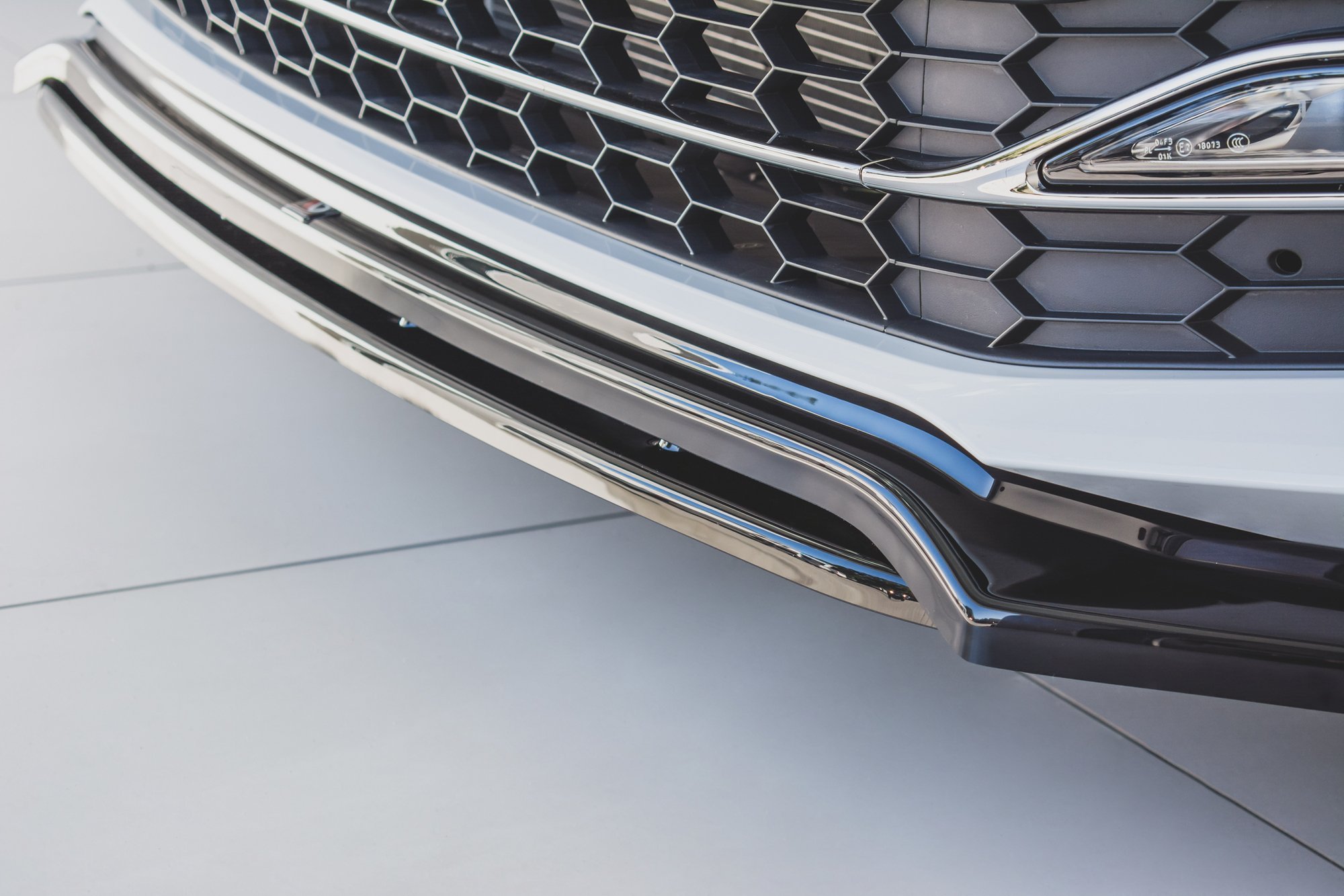 Frontspoiler Skoda Superb III Facelift 2019 - 2024 | V.3 Glossy Black Edition – bilde 3