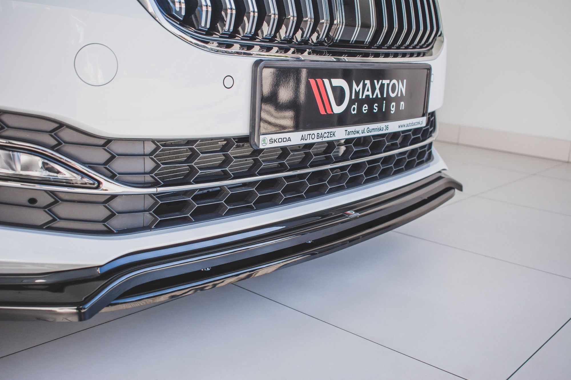 Frontspoiler Skoda Superb III Facelift 2019 - 2024 | V.3 Glossy Black Edition Image 1