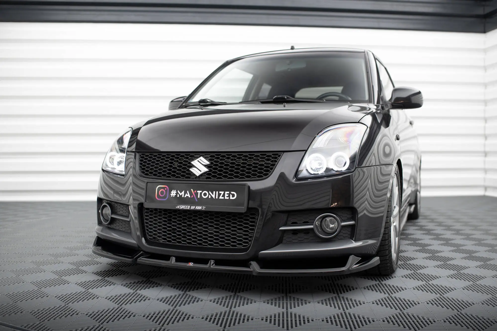 Frontspoiler Suzuki Swift Sport mk4 2005 - 2010 | Glossy Black Edition – bilde 4