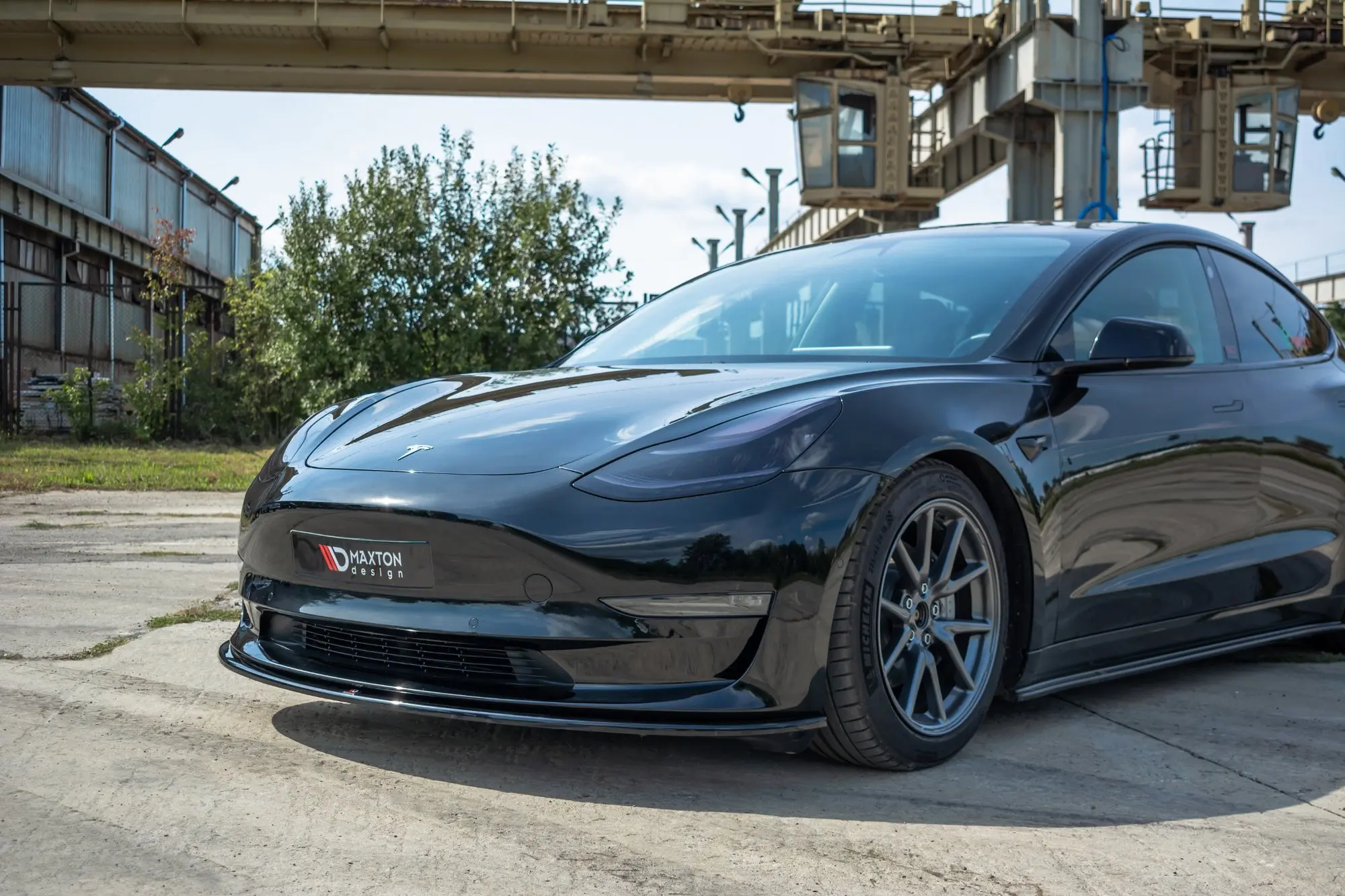 Frontspoiler Tesla Model 3 2017 - 2023 | Glossy Black Edition – bilde 3