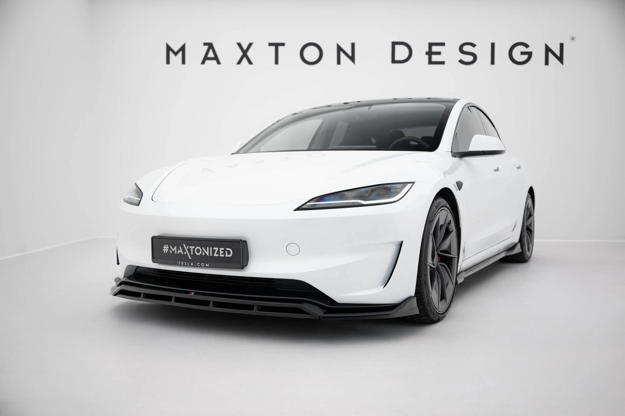 Frontspoiler Tesla Model 3 Performance 2023 -> | V.1 Glossy Black Edition – bilde 3